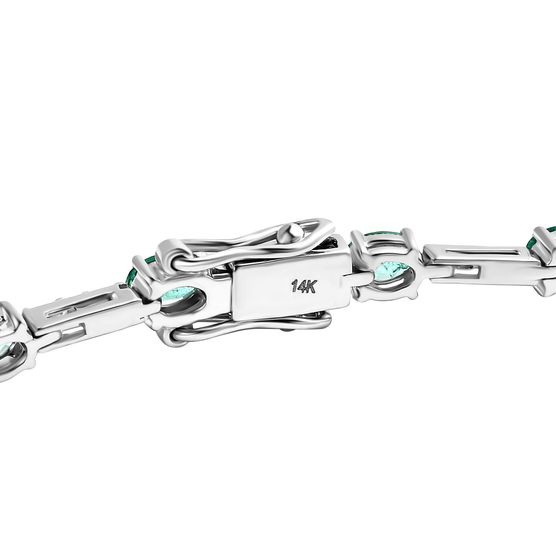 Gorgeous Emerald Diamond Wedding Tennis Bracelet for Grandma in 14k White Gold In New Condition For Sale In New York, NY