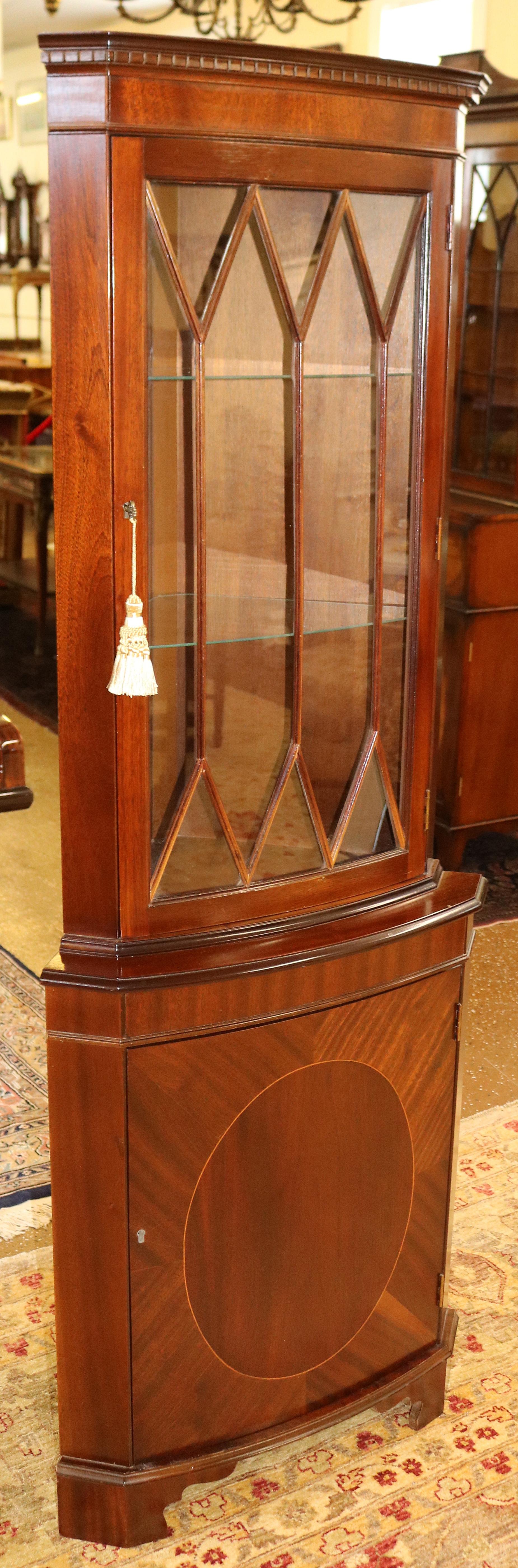 Gorgeous English Mahogany Inlaid Corner Cabinet In Good Condition In Long Branch, NJ