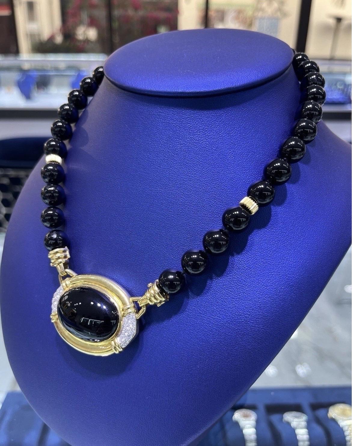 Taille ronde Superbe collier cocktail en or jaune 18 carats et onyx en vente