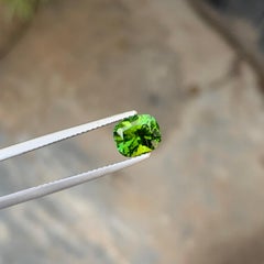Wunderschöner Fancy Cut 1,80 Karat natürlicher grüner loser Turmalin-Edelstein