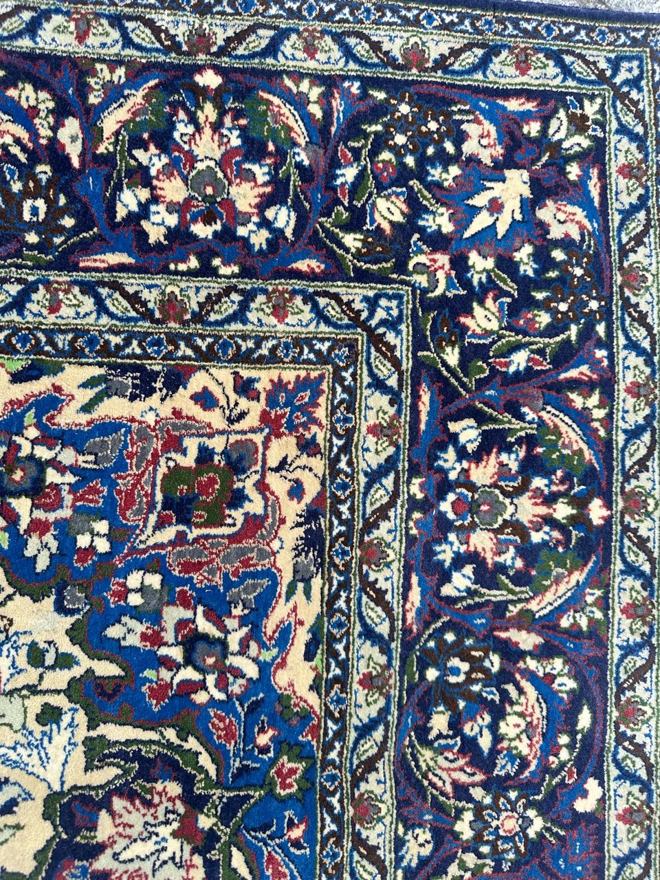 Magnifique tapis d'Ispahan en vente 4