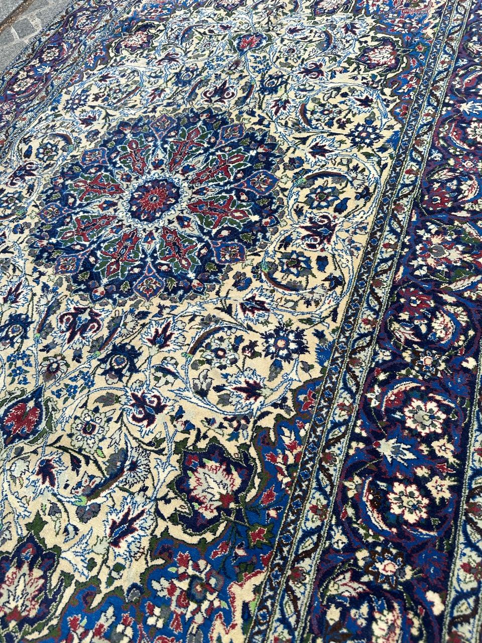 Magnifique tapis d'Ispahan en vente 11