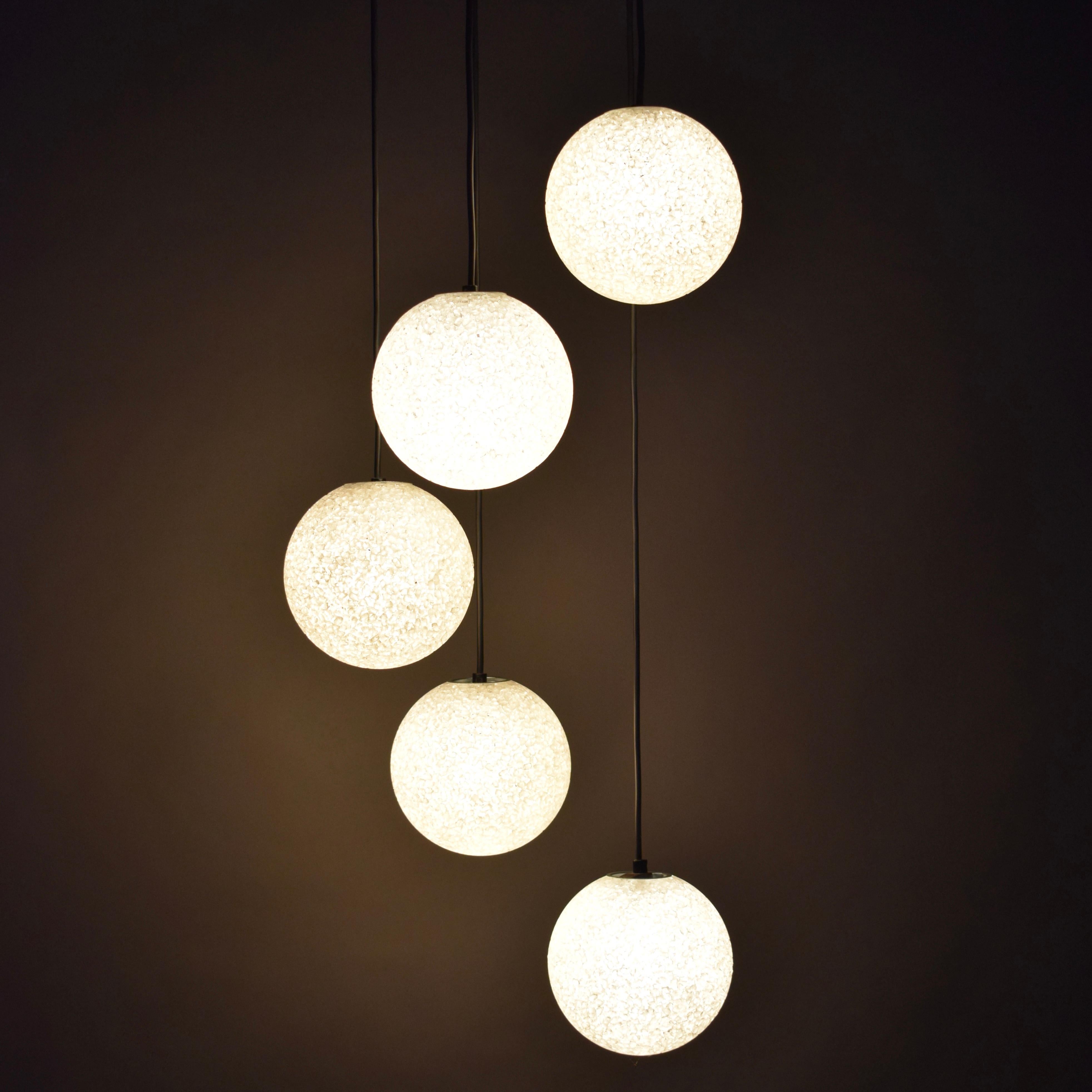 Plexiglass Gorgeous Five-Globe Chandelier, 1970s in vendita
