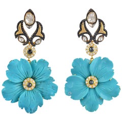 Gorgeous Flower Shape Turquoise Set in 18 Karat Gold with Diamonds