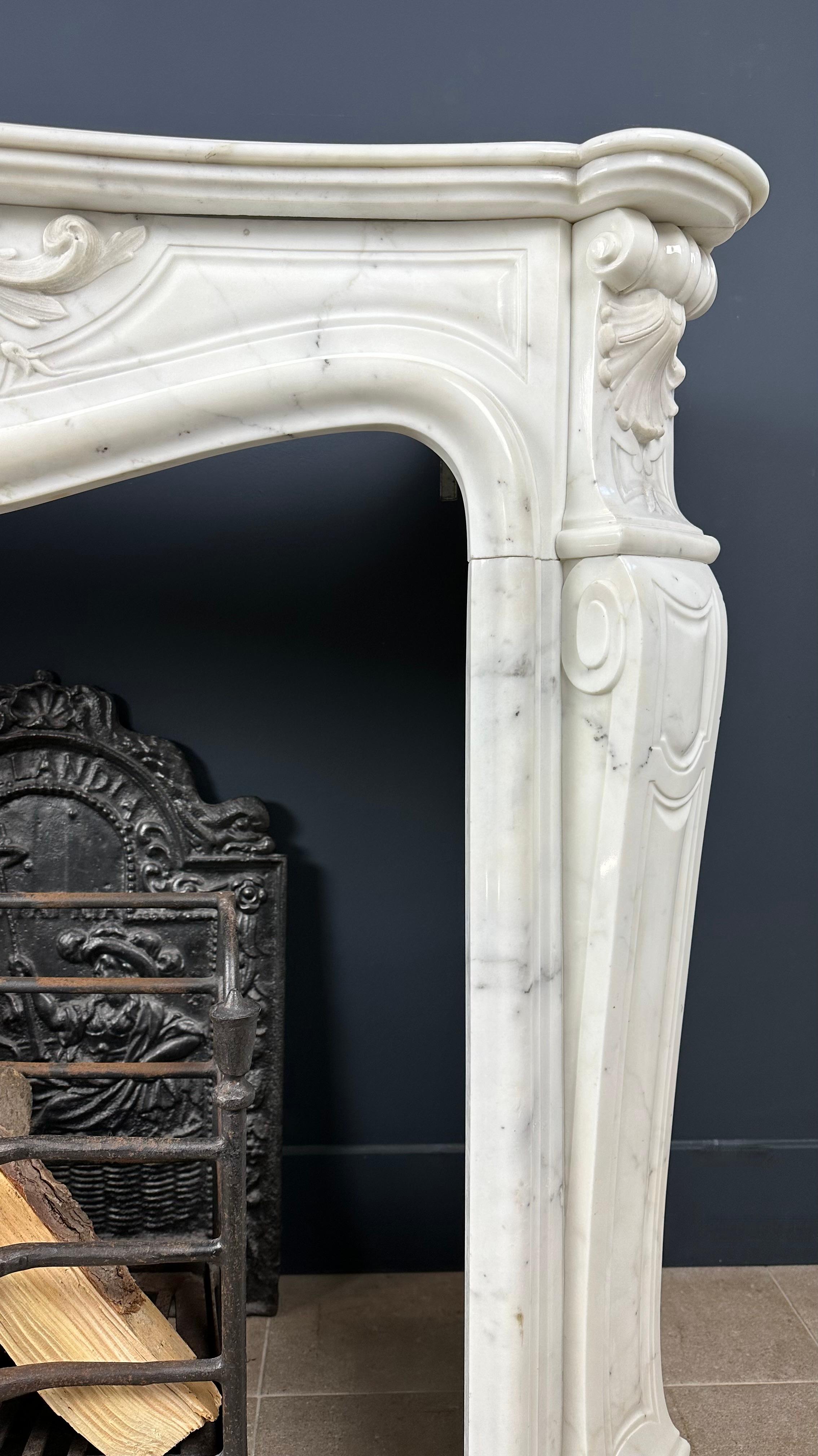Gorgeous French Antique Front Shell Fireplace White Carrara Marble In Good Condition For Sale In Oostvoorne, NL