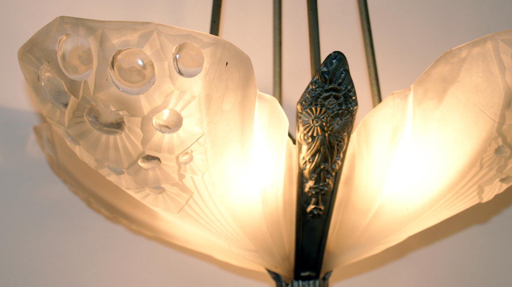 Frosted Gorgeous French Art Deco Chandelier Signed by Muller Frères Luneville For Sale