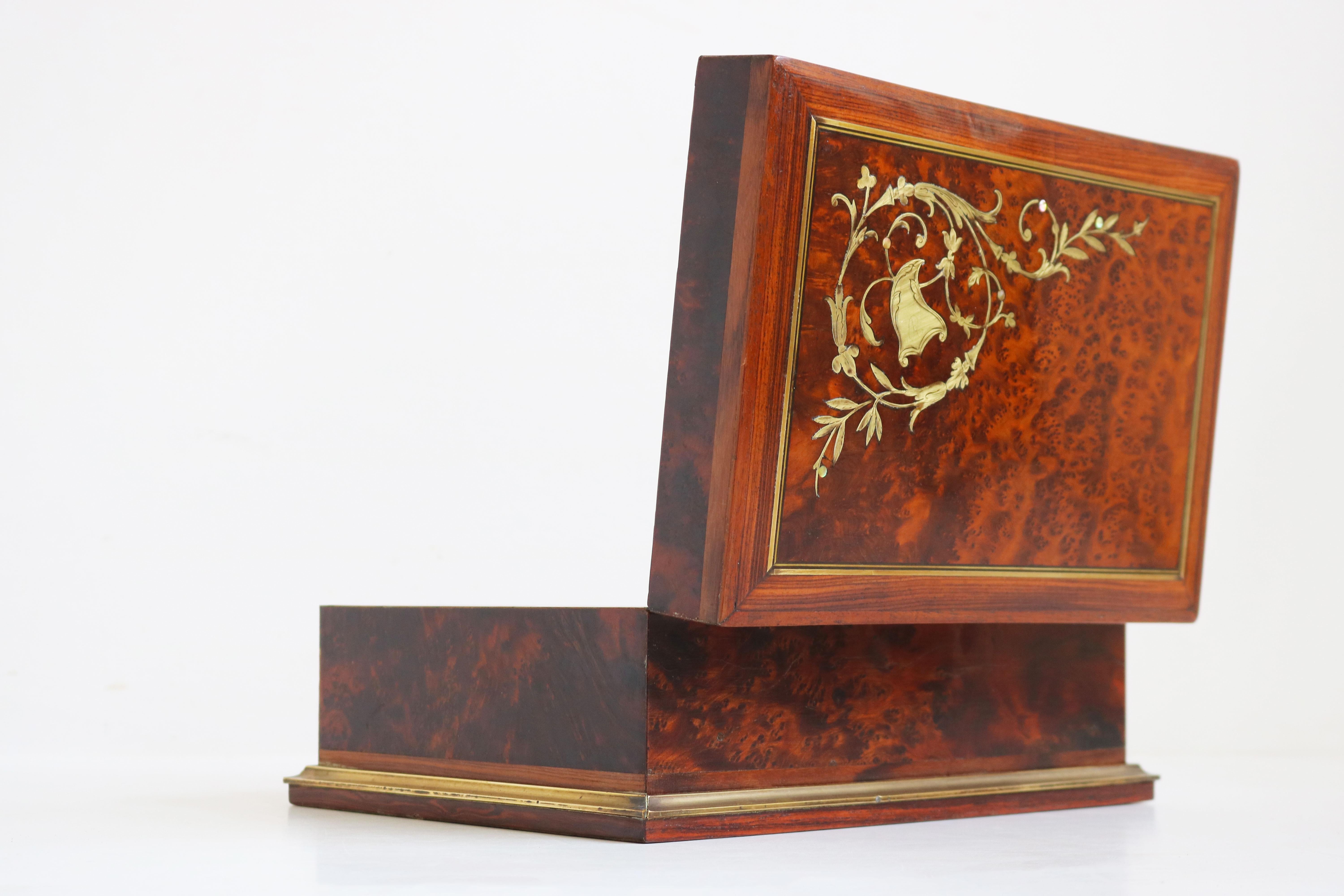 Gorgeous French Jewelry Box Napoleon III 19th Century Burl Wood Brass Inlaid 7