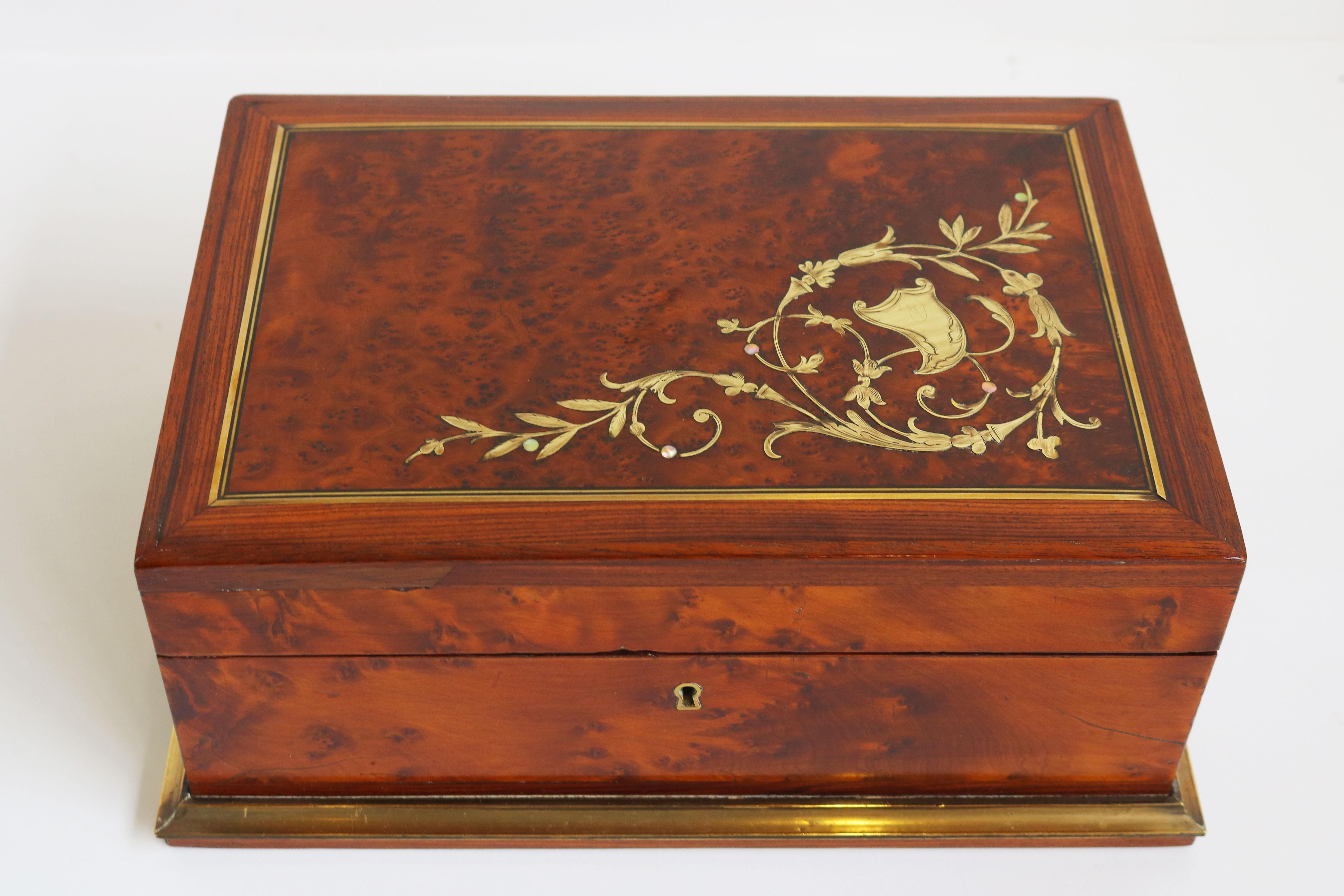 Gorgeous French Jewelry Box Napoleon III 19th Century Burl Wood Brass Inlaid 8