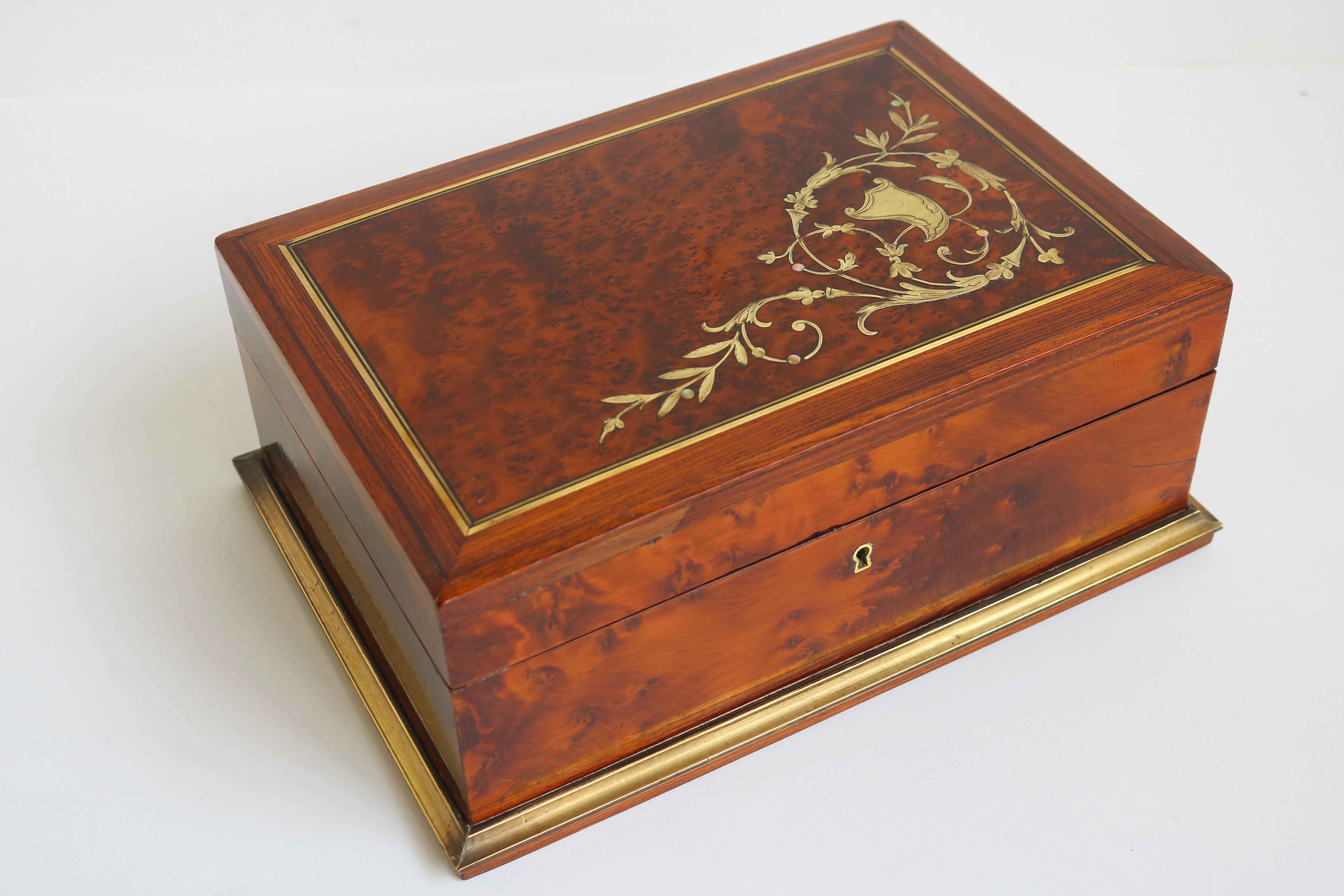Gorgeous French Jewelry Box Napoleon III 19th Century Burl Wood Brass Inlaid 2
