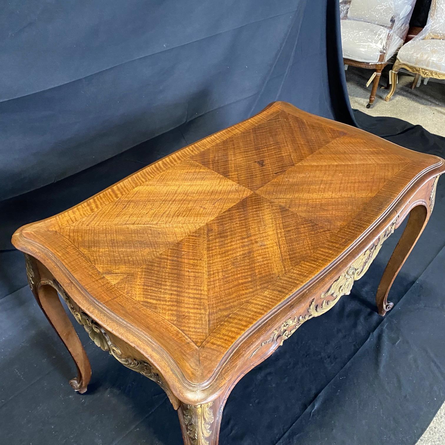  Gorgeous French Louis XV Carved Walnut Side Table or Desk with Gold Gilt For Sale 1