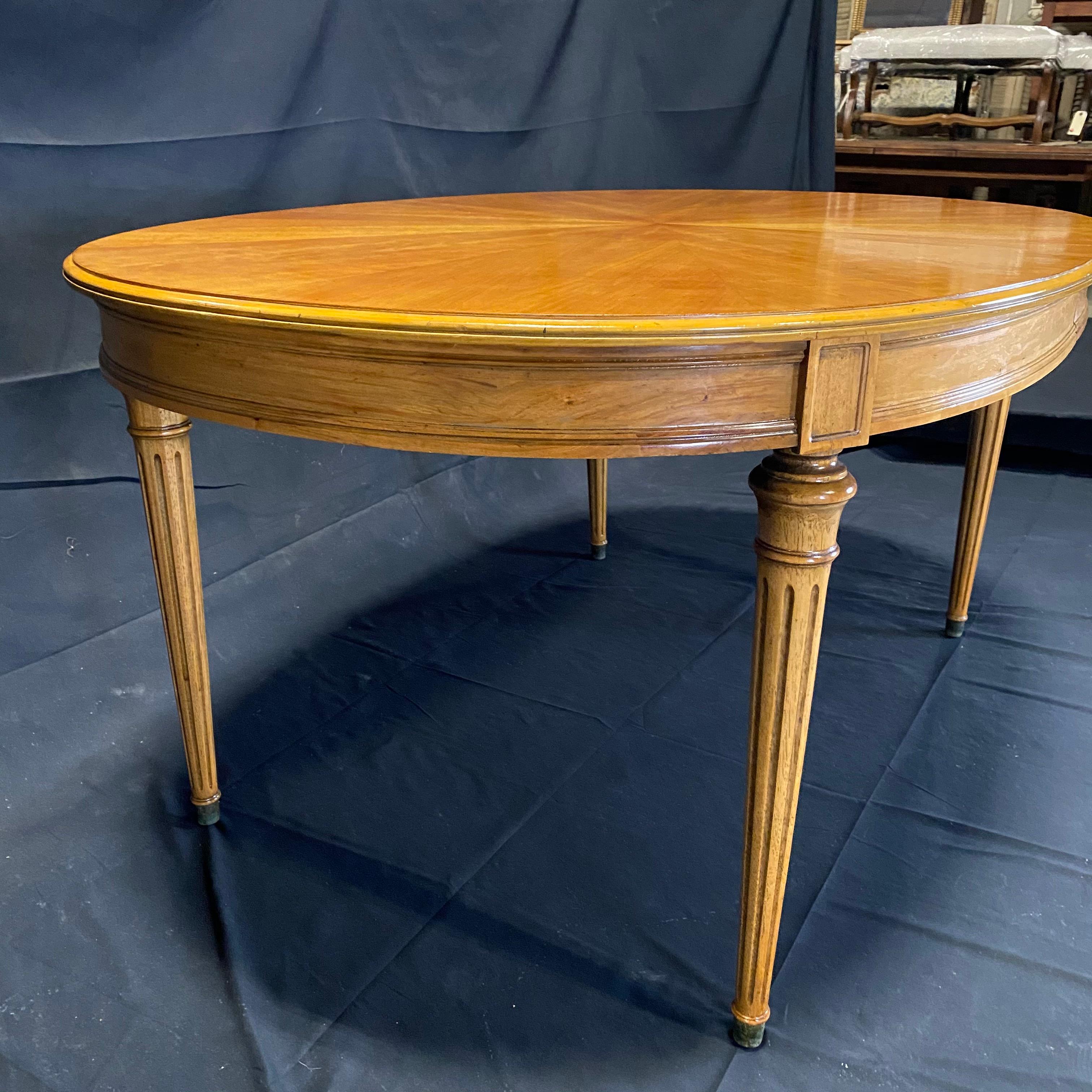 Gorgeous French Louis XVI Style Dining Table with Sunburst Top and Leaves In Good Condition In Hopewell, NJ