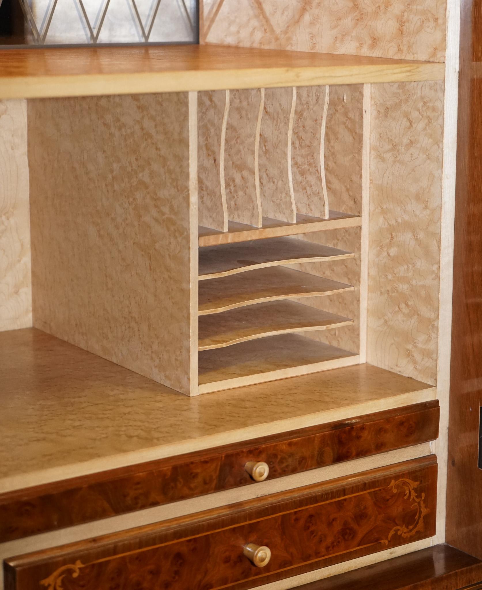 Splendida credenza da bar in noce francese con intarsio per bevande in vendita 2