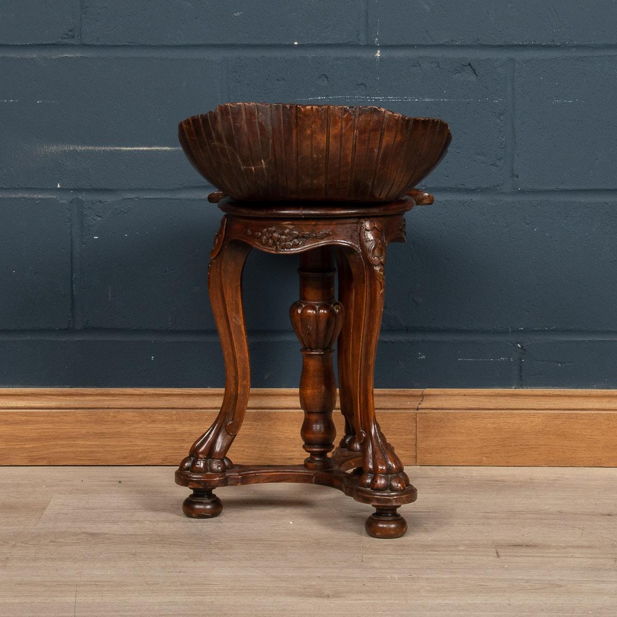 Gorgeous Fruitwood Grotto Piano Stool, Venice, c.1880 In Good Condition In Royal Tunbridge Wells, Kent