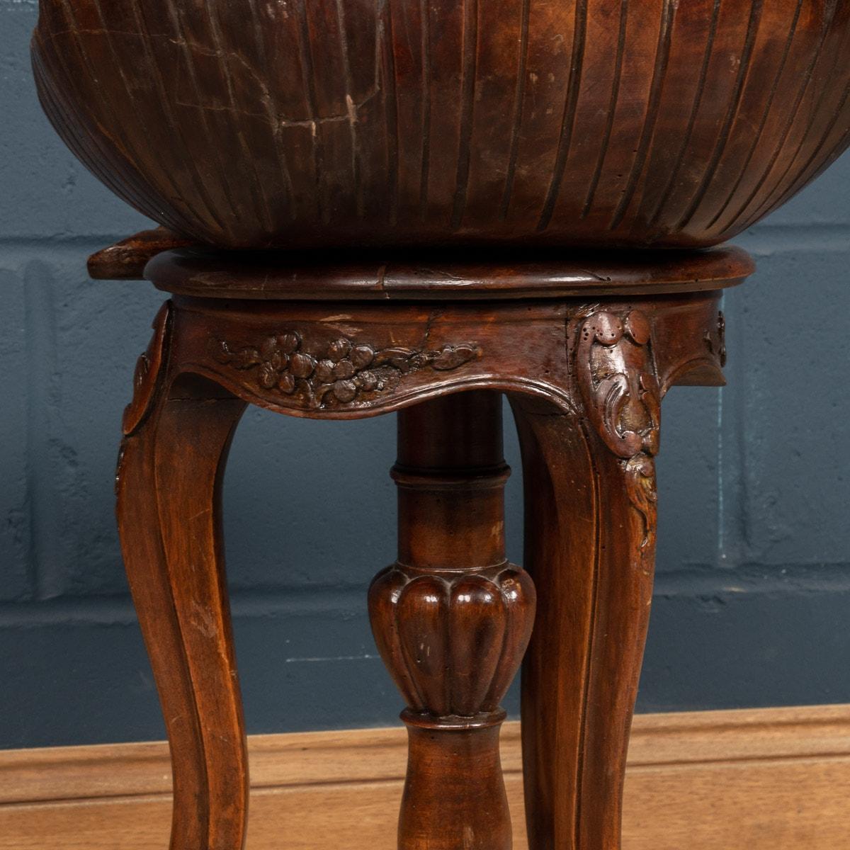 Gorgeous Fruitwood Grotto Piano Stool, Venice, circa 1880 For Sale 4