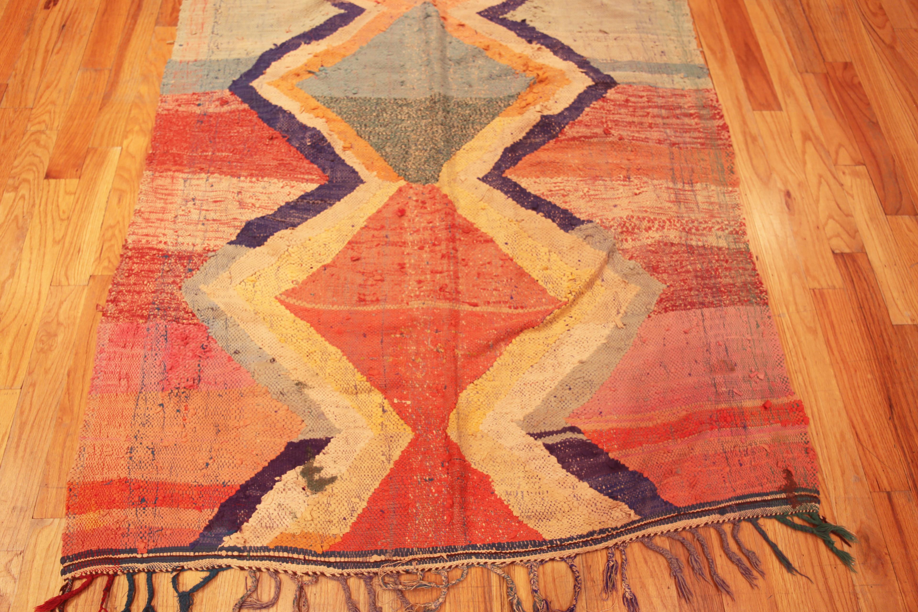 Tissé à la main Magnifique Kilim marocain vintage artistique de 4'9