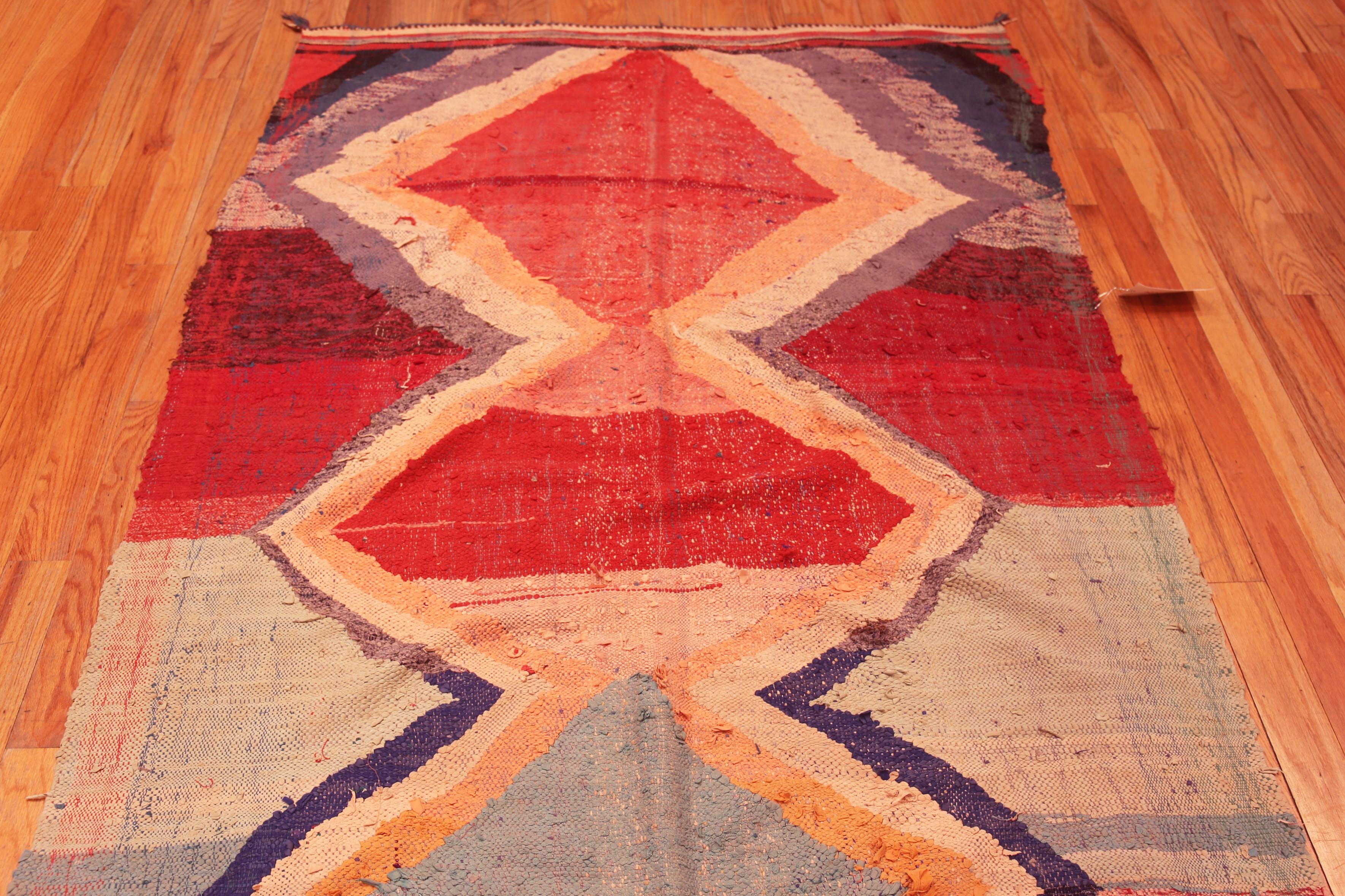 Magnifique Kilim marocain vintage artistique de 4'9