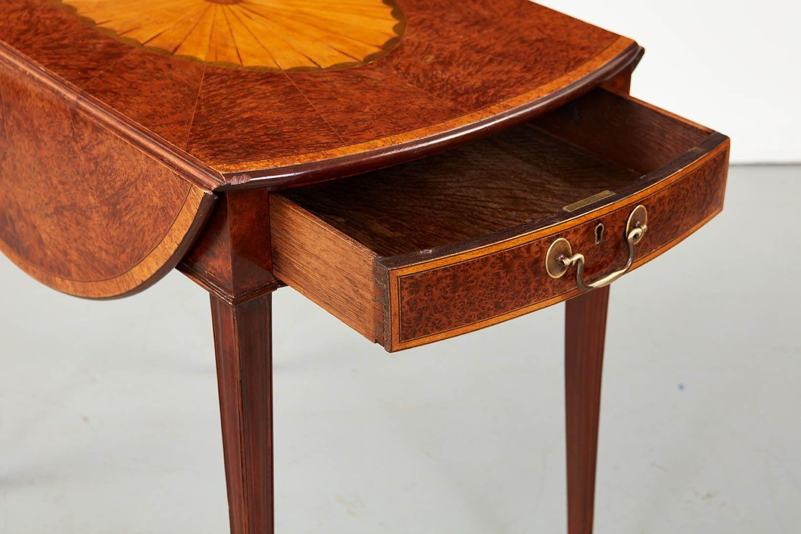 Wunderschöner George III. Wurzelholz-Pembroke-Tisch aus Eibenholz im Angebot 4