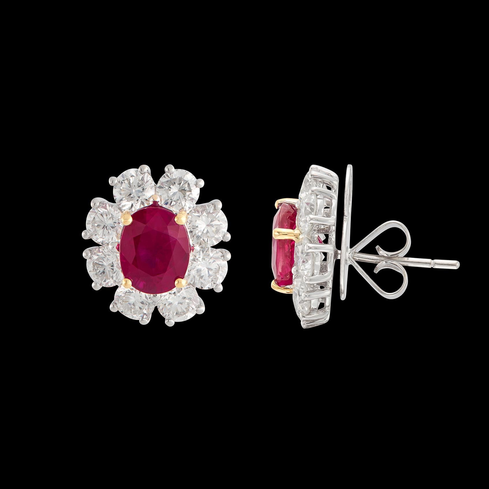 Magnifiques boucles d'oreilles GIA en sang de pigeon de Birmanie avec rubis et diamants Excellent état - En vente à San Francisco, CA