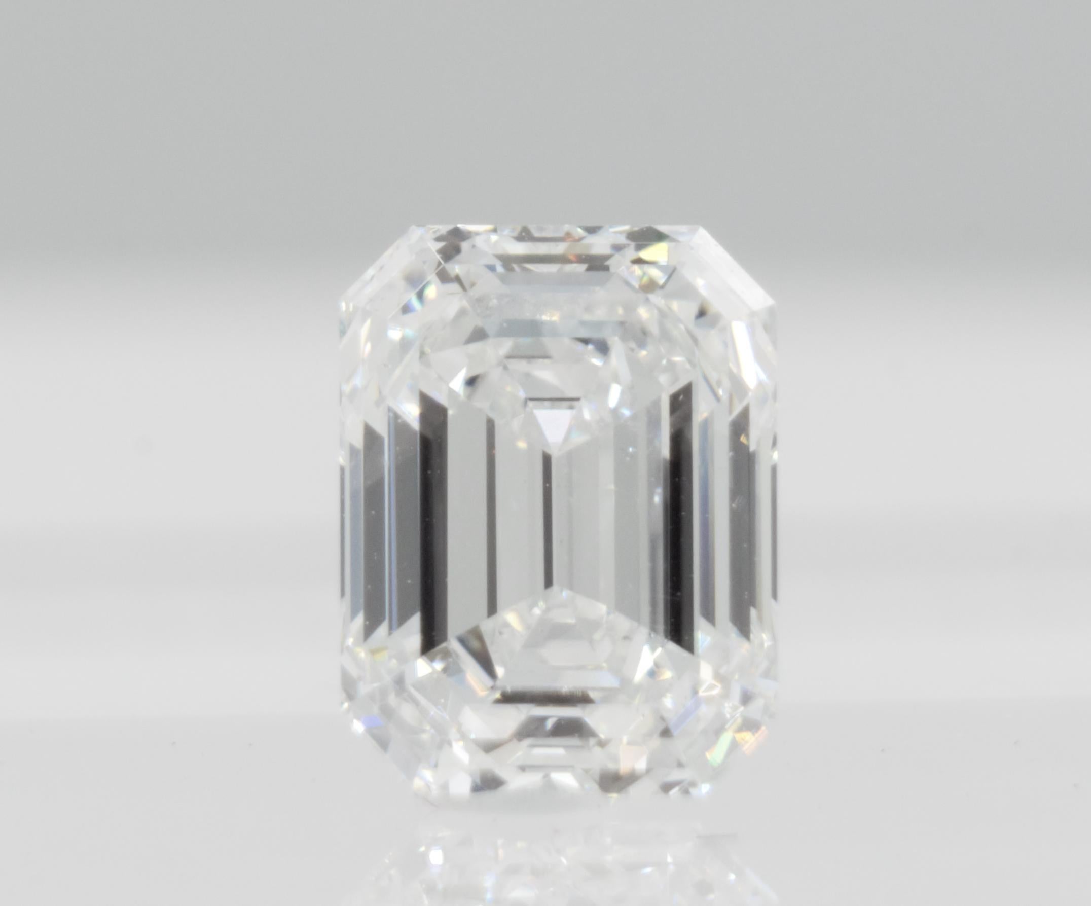 Magnifique diamant en vrac de 1,60ct de taille émeraude certifié par le GIA avec une inscription au laser no# 1175388529.  Couleur F et clarté VS1 sans fluorescence. Le diamant est un double XX pour son excellent polissage et sa symétrie. Le