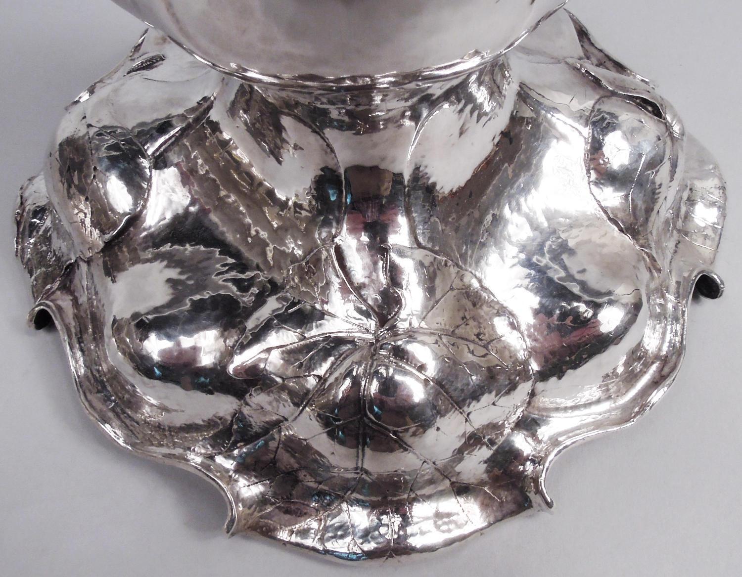 Magnifique vase de centre de table en argent Gorham Martelé, 1908 en vente 1