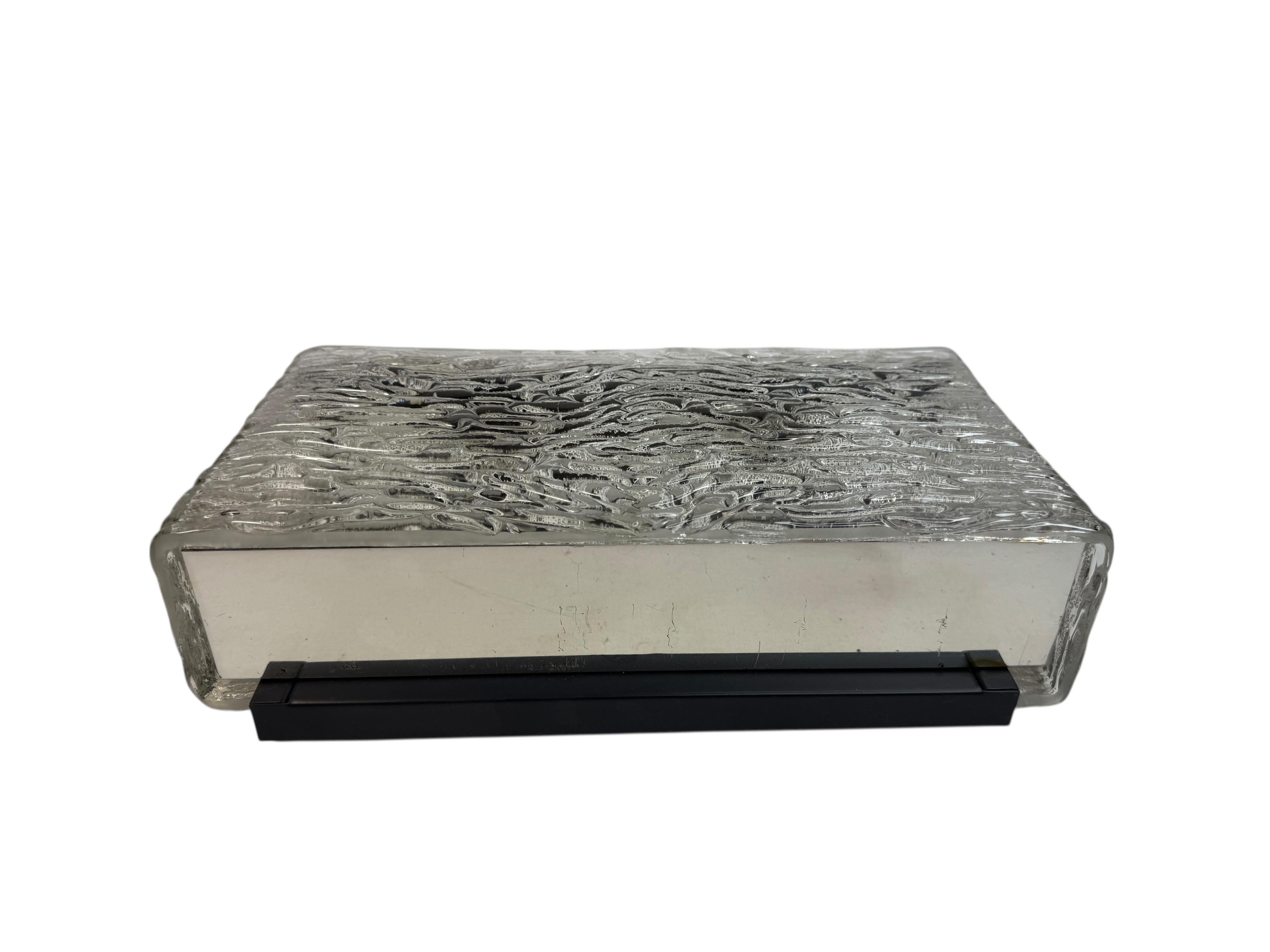 Mid-Century moderno Splendide applique in vetro ghiaccio a grande scala, Kaiser Leuchten Germania, anni '60 in vendita