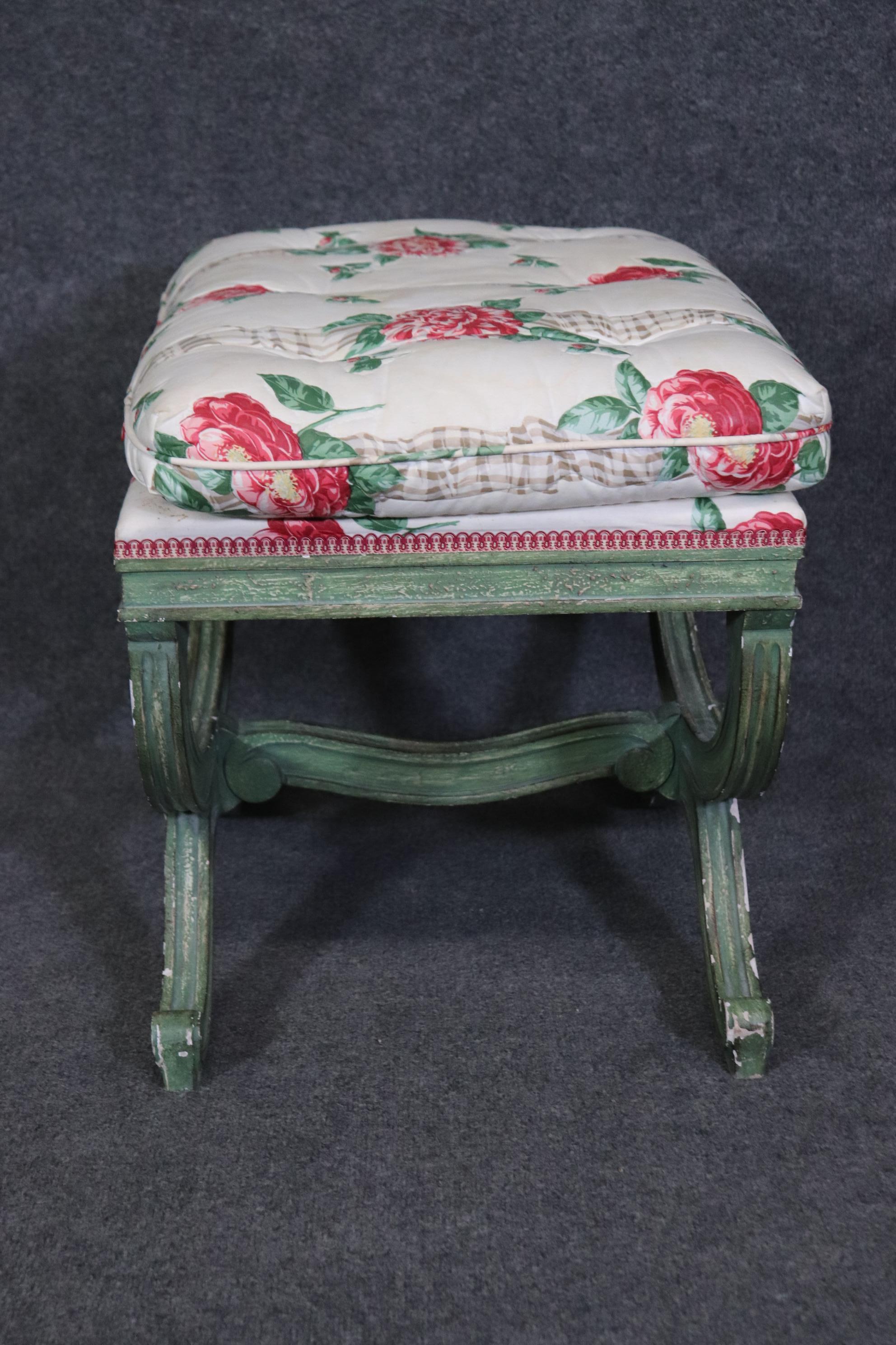 Gorgeous Green Painted decorated Upholstered Cerule Style Regency Bench Stool In Good Condition For Sale In Swedesboro, NJ