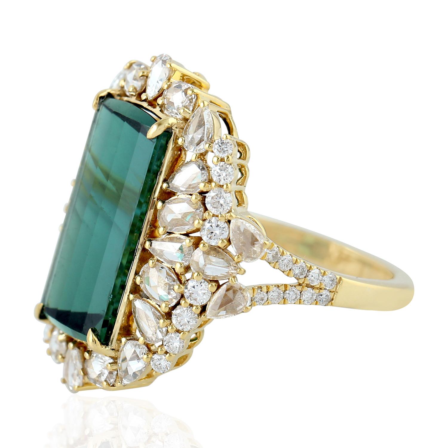 Round Cut Gorgeous Green Tourmaline Ring With Pear And Round Shape Diamonds In 18k Gold For Sale