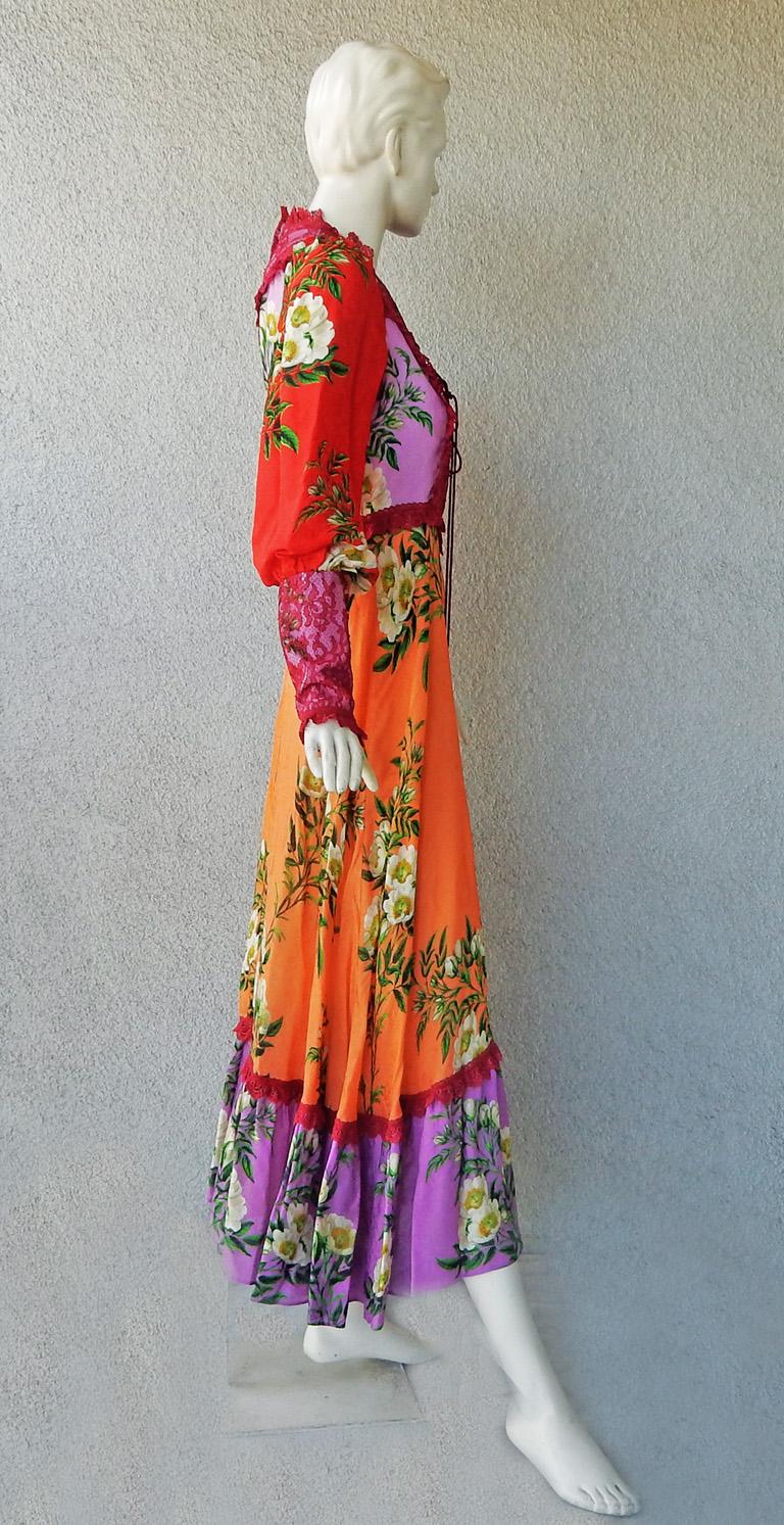Women's Gorgeous Gucci Eye Catching Floral  Boho Chic Dress    For Sale