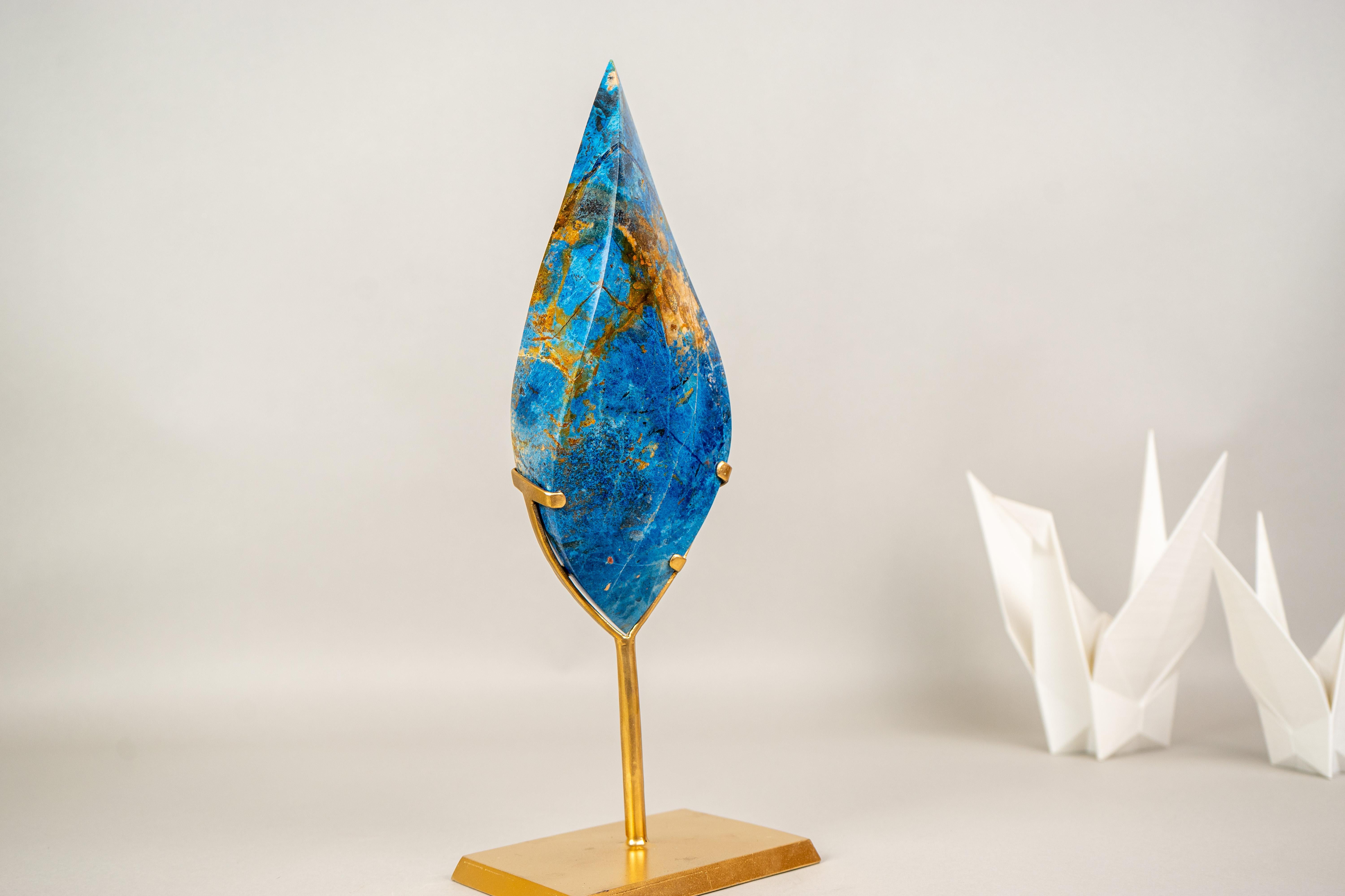 Gorgeous Hand-Carved Royal Blue Crystal Flame For Sale 1