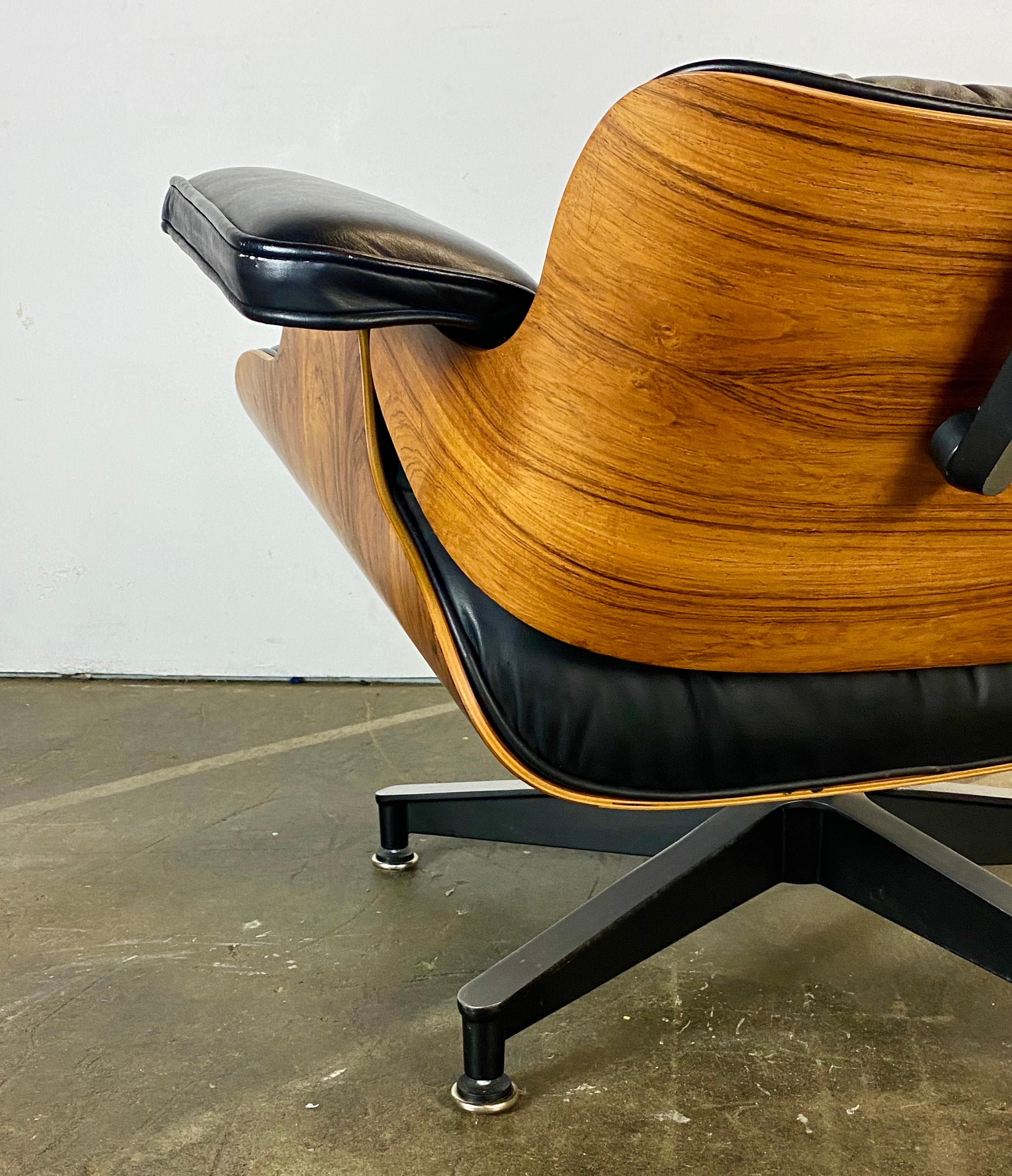 Mid-Century Modern Gorgeous Herman Miller Eames Lounge Chair and Ottoman