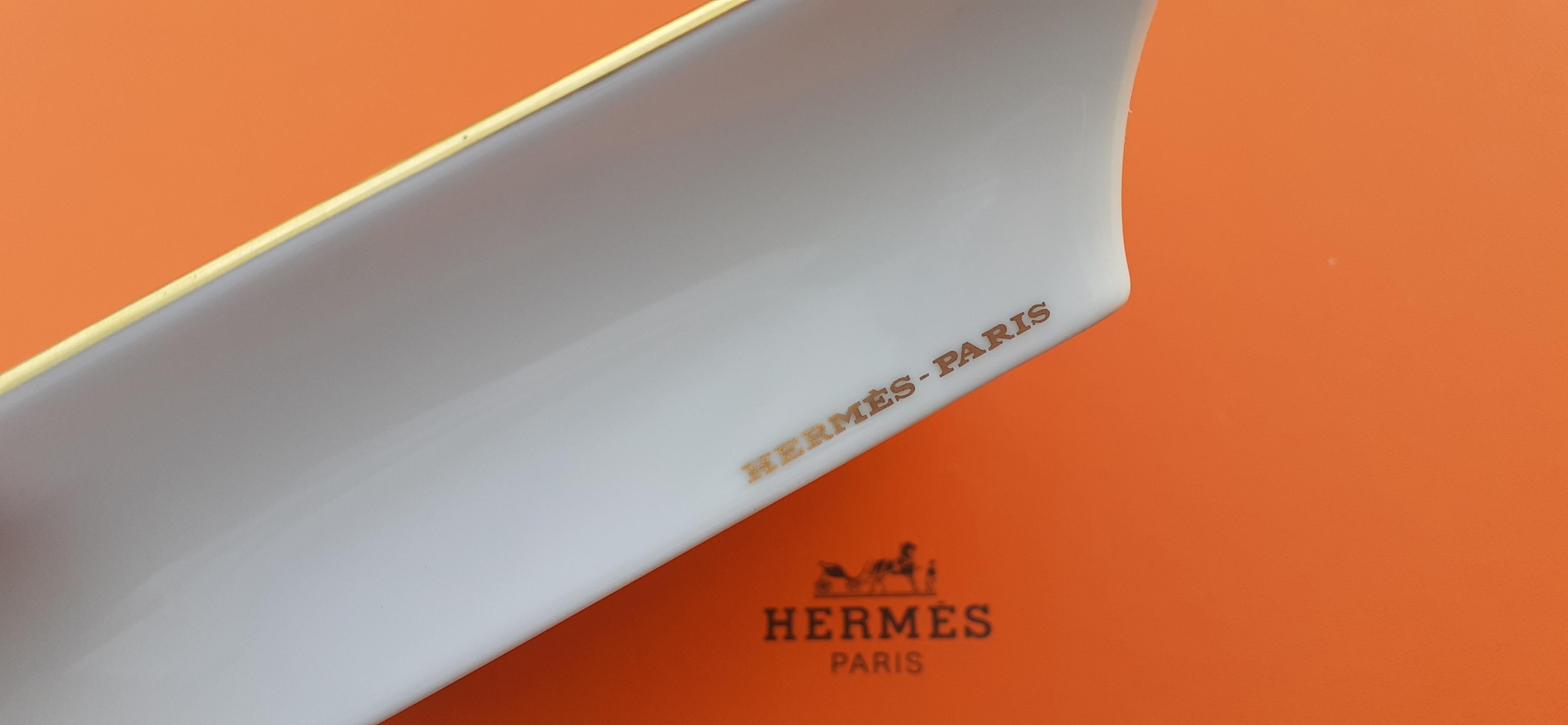 Gorgeous Hermès Ashtray Change Tray Autumn Fall theme in Porcelain For Sale 9