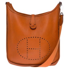 Gorgeous Hermès Evelyne 29  shoulder bag in Orange Taurillon leather, SHW