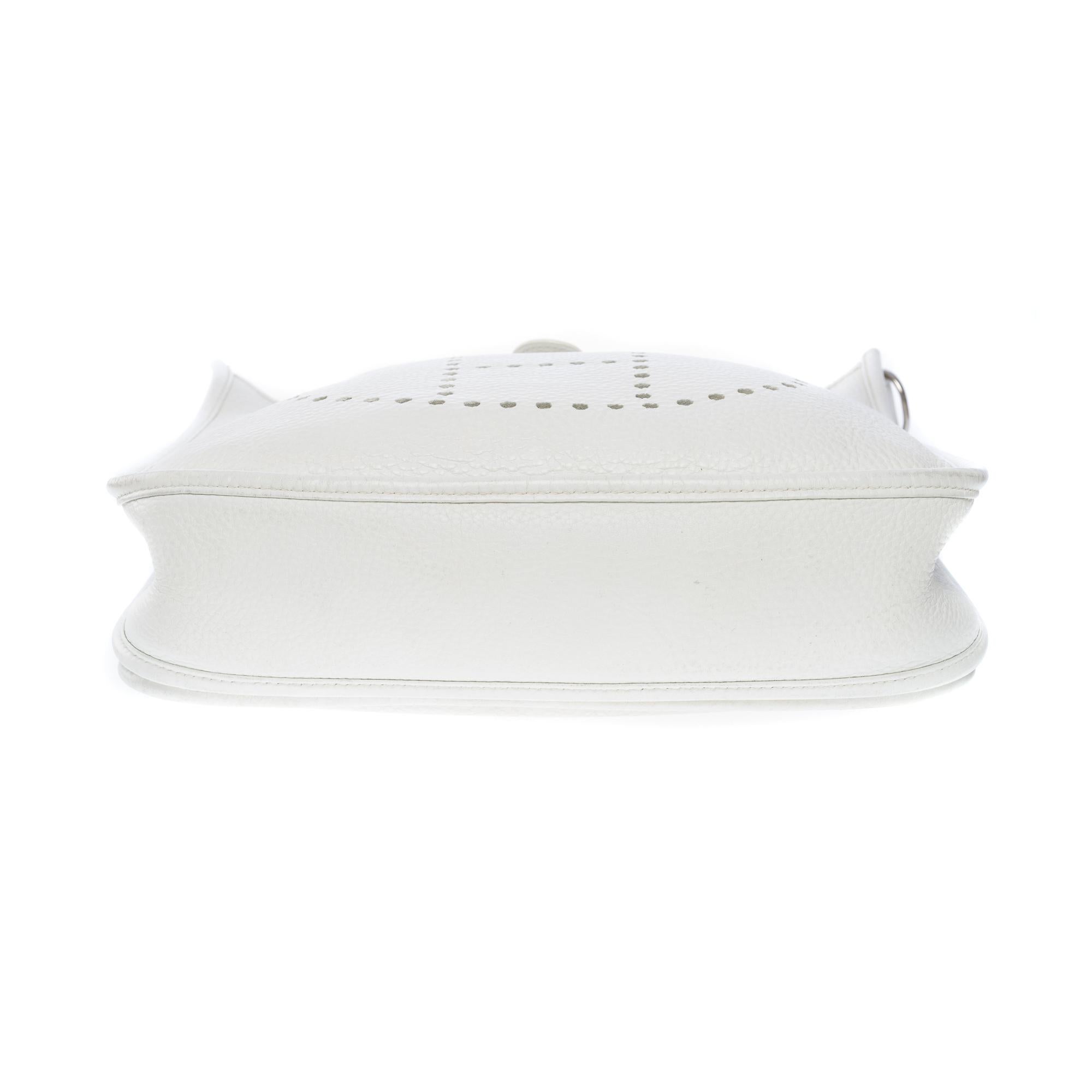 Gorgeous Hermès Evelyne 29  shoulder bag in White Taurillon leather, SHW 5