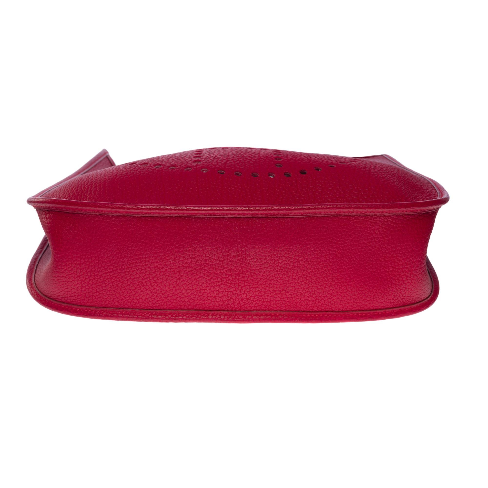 Gorgeous Hermès Evelyne 33 (GM)  shoulder bag in Red Casaque Togo leather, GHW For Sale 7
