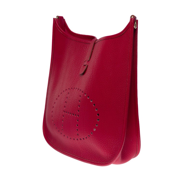 Gorgeous Hermès Evelyne 33 (GM) shoulder bag in Red Casaque Togo leather,  GHW For Sale at 1stDibs