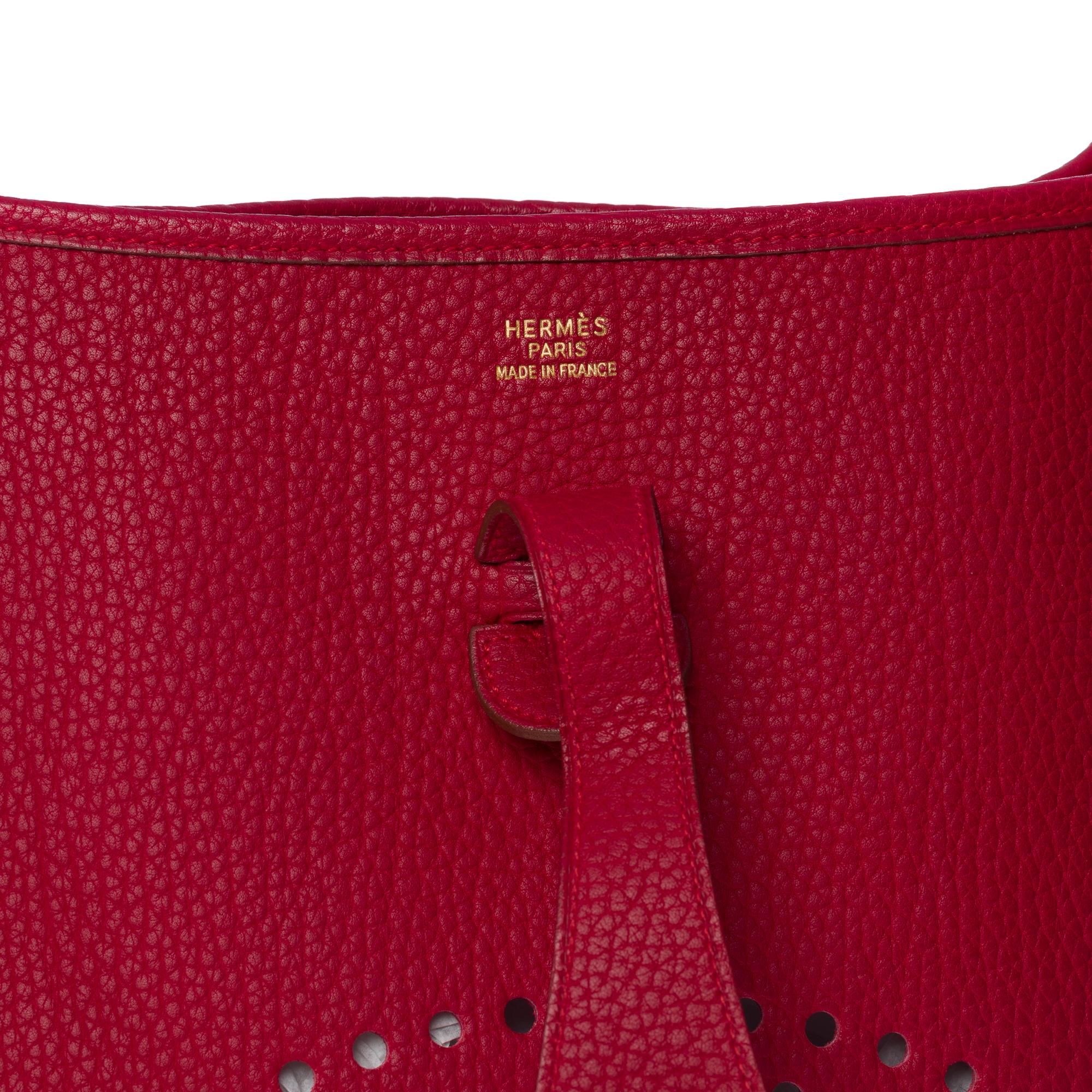 Gorgeous Hermès Evelyne 33 (GM)  shoulder bag in Red Casaque Togo leather, GHW For Sale 3