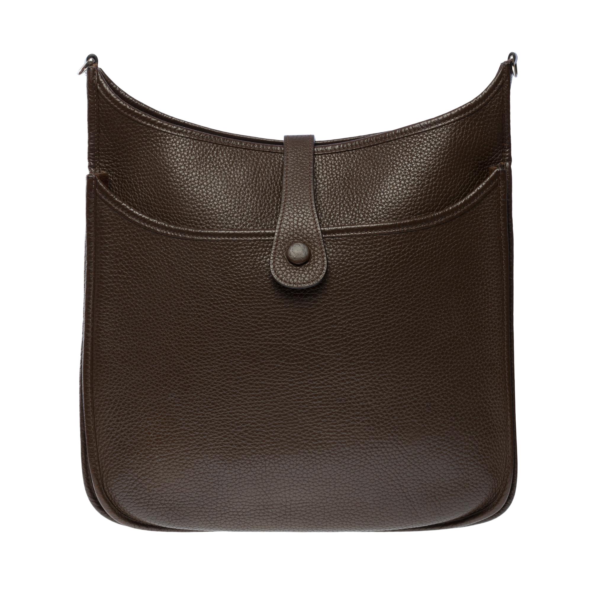Gorgeous Hermès Evelyne 33 shoulder bag in Brown Taurillon Clemence leather, SHW In Good Condition In Paris, IDF