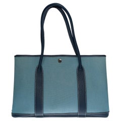 Magnifique sac fourre-tout Hermès Garden Party 36 en toile de jean et cuir bleu, SHW