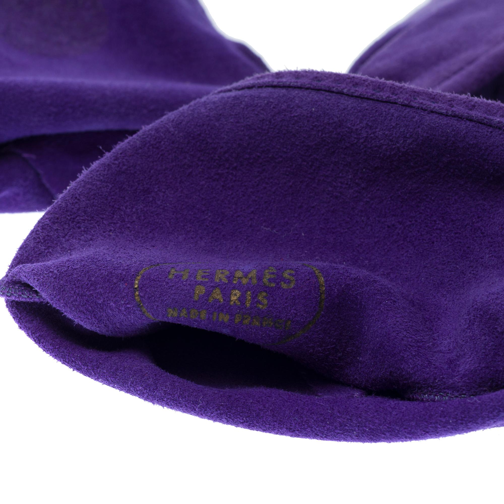 Gorgeous Hermès gloves for women in  Purple Suede For Sale 2