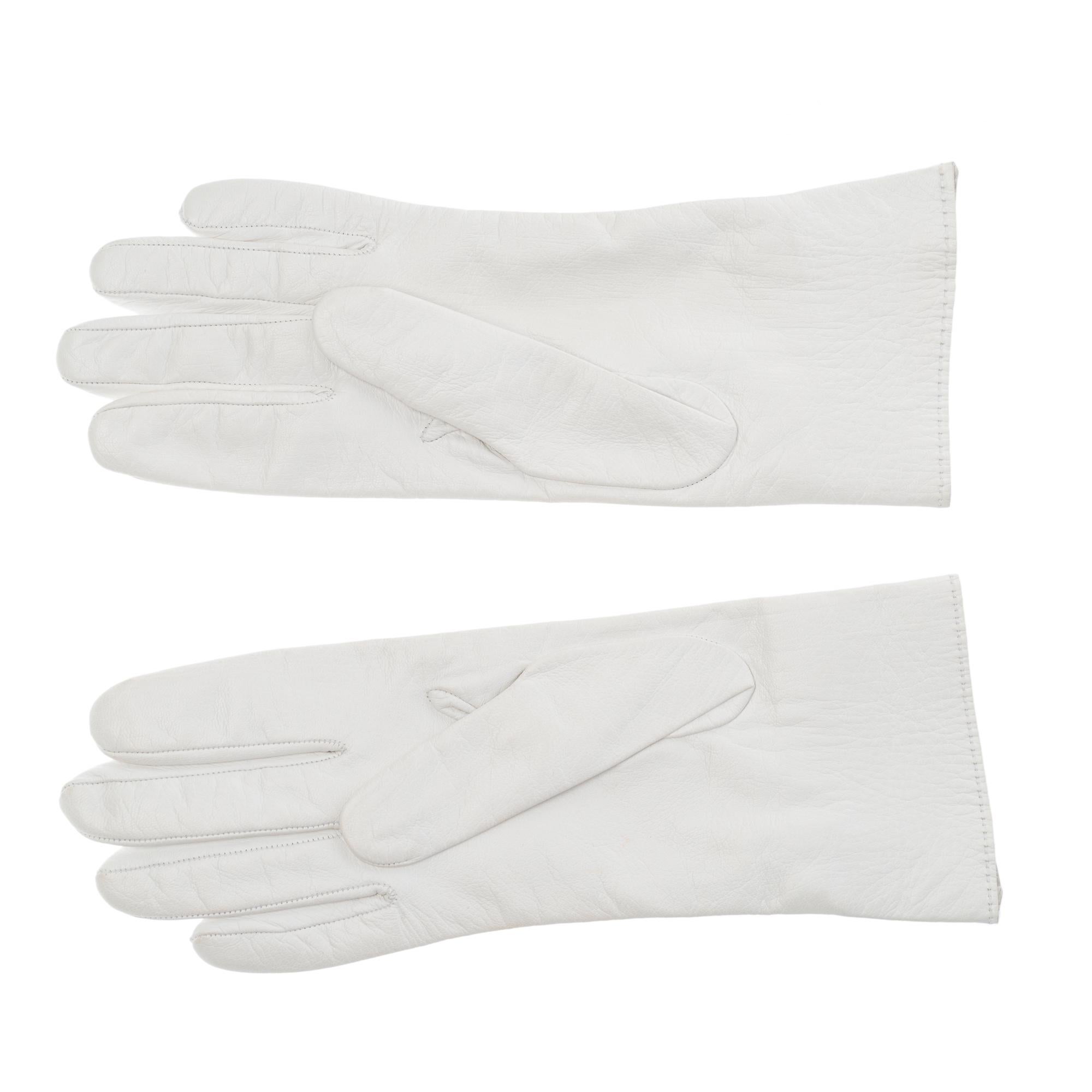 Gorgeous Hermès gloves in white goat In Excellent Condition For Sale In Paris, IDF