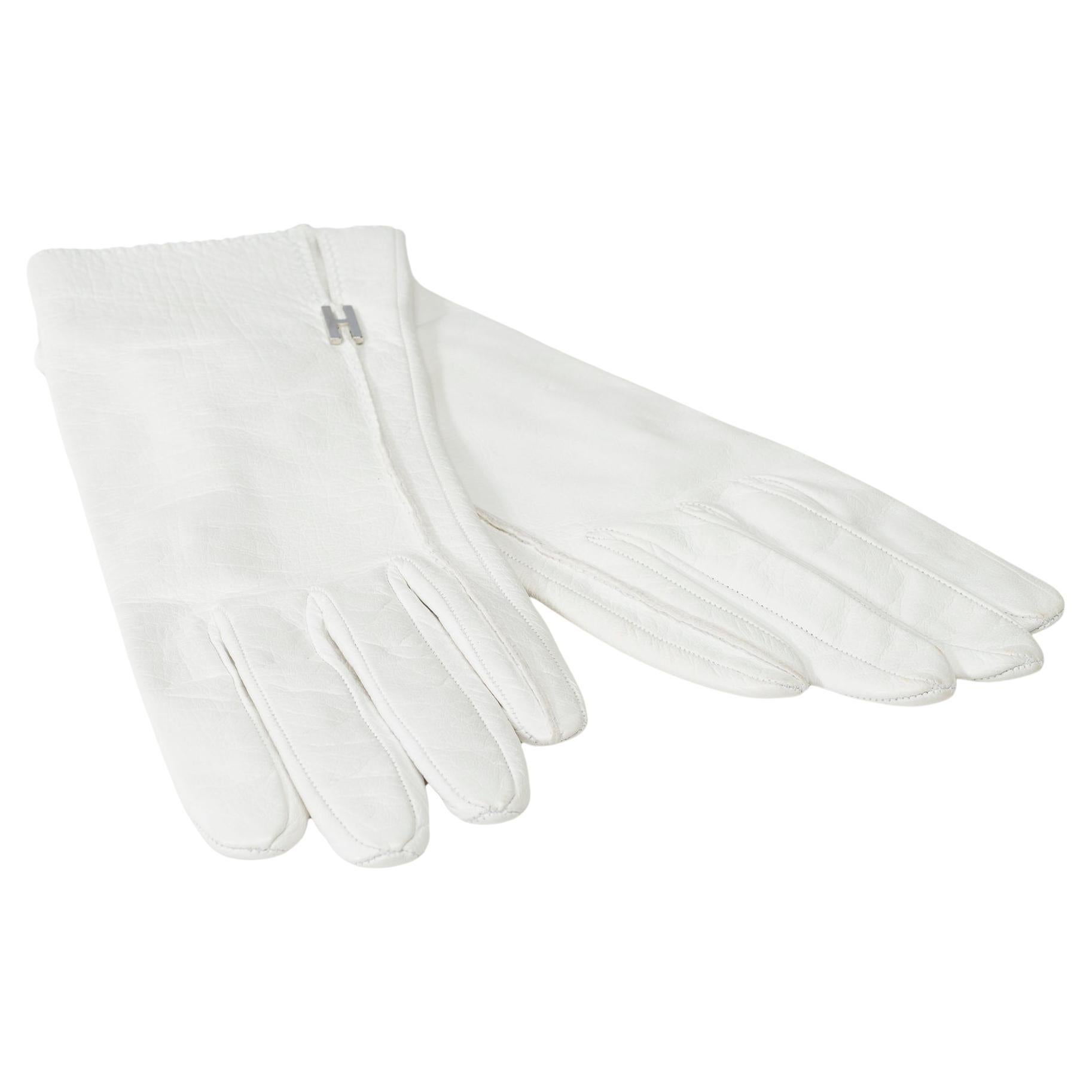Gorgeous Hermès gloves in white goat