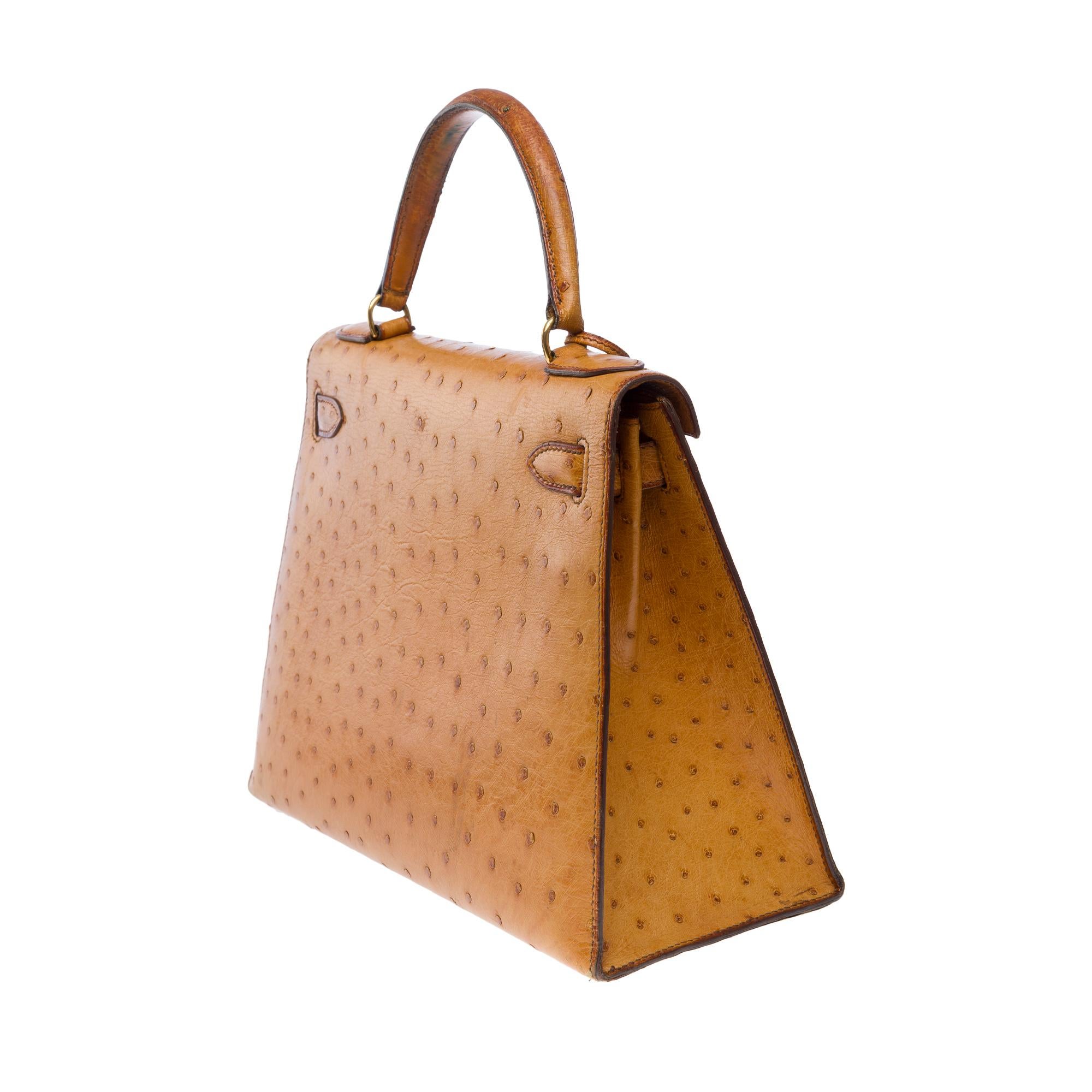 Magnifique sac à main Hermès Kelly 28 sellier en cuir d'autruche Gold, GHW 1