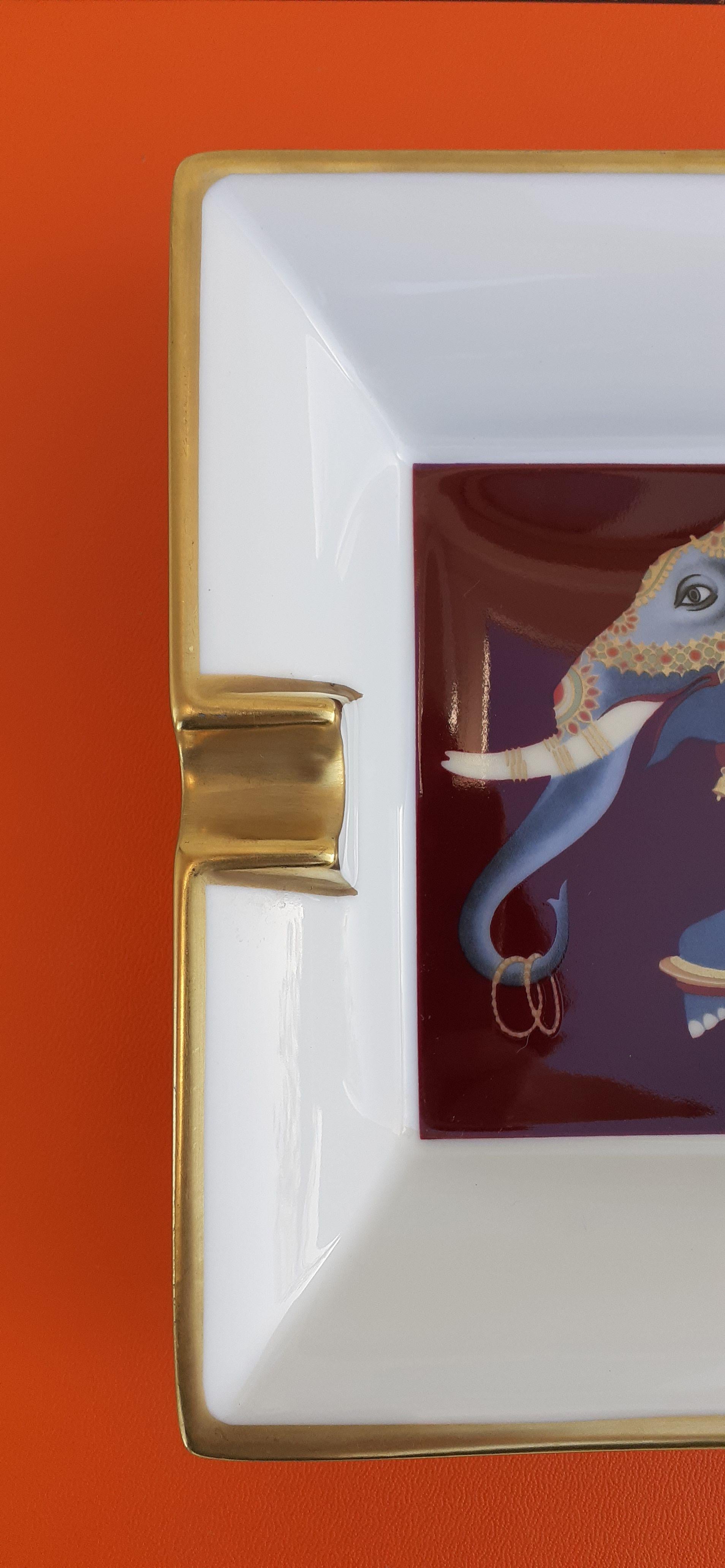 Magnifique cendrier en porcelaine d'Hermès Cendrier à monnaie Éléphant Inde Asie Rare en vente 2