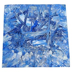 Magnifique écharpe en soie Hermès La Vallée de Cristal Bleu Ugo Bienvenu 88 cm