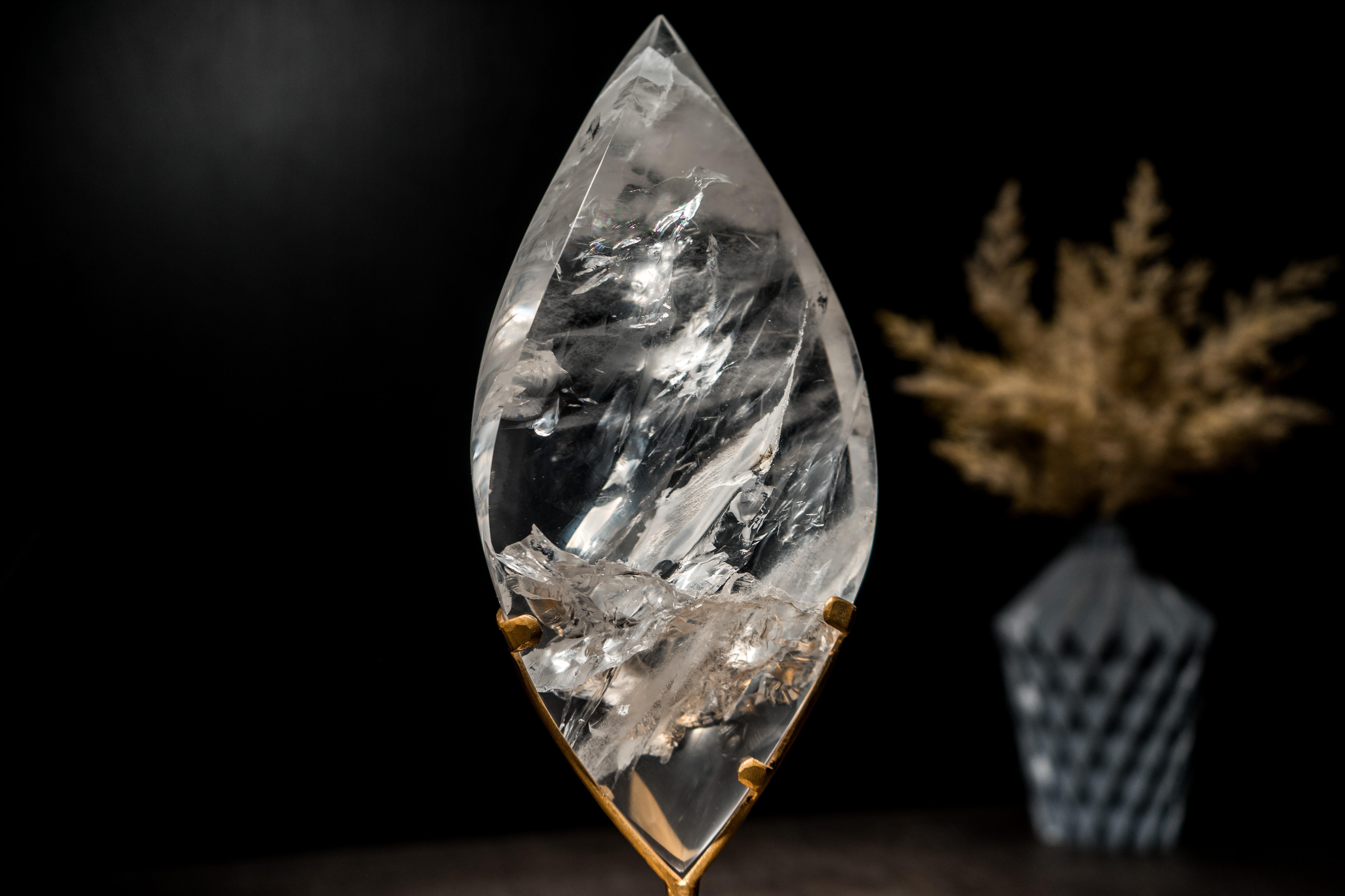 Clear Quartz Flame Lapidated from a High-Grade Clear Quartz Stone In New Condition For Sale In Ametista Do Sul, BR