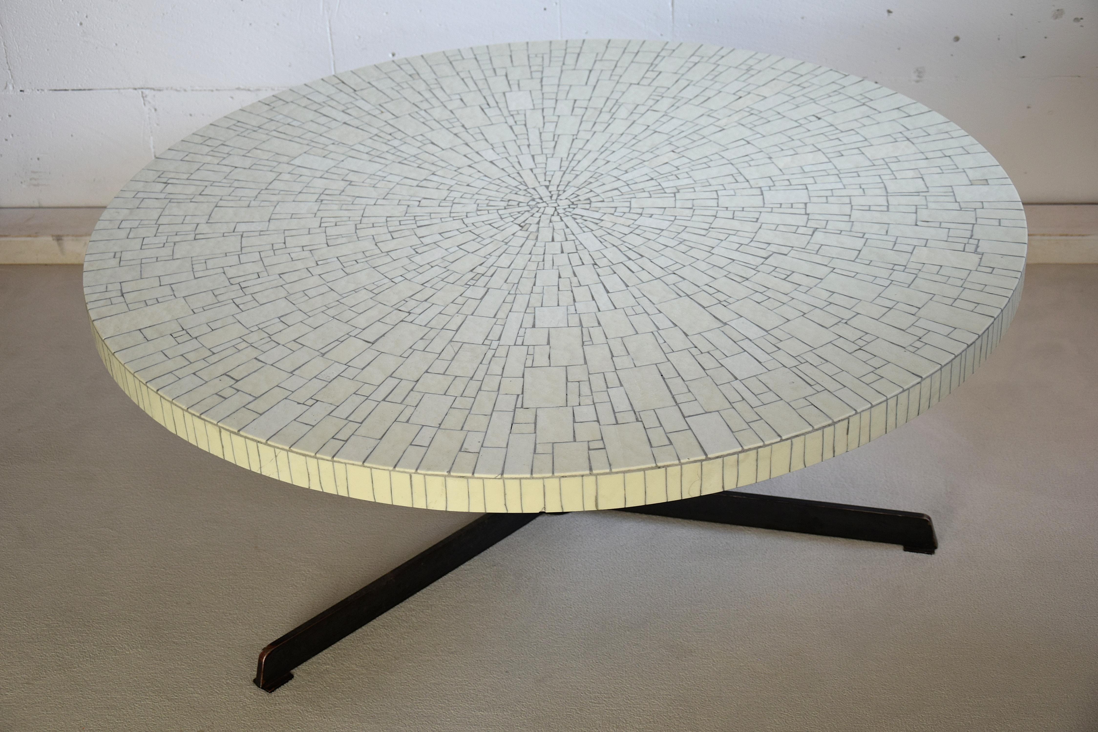 Impressive White Round Mid-Century Modern Glass Mosaic Coffee Table 8