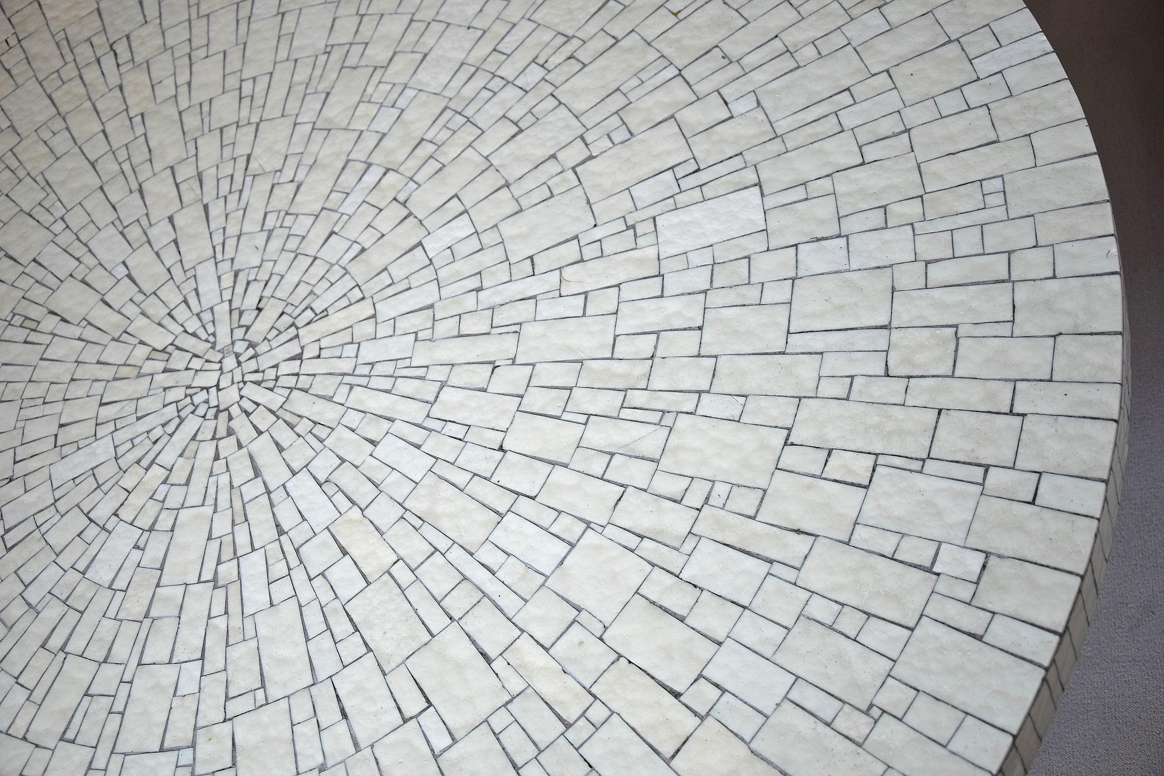 Mid-20th Century Impressive White Round Mid-Century Modern Glass Mosaic Coffee Table