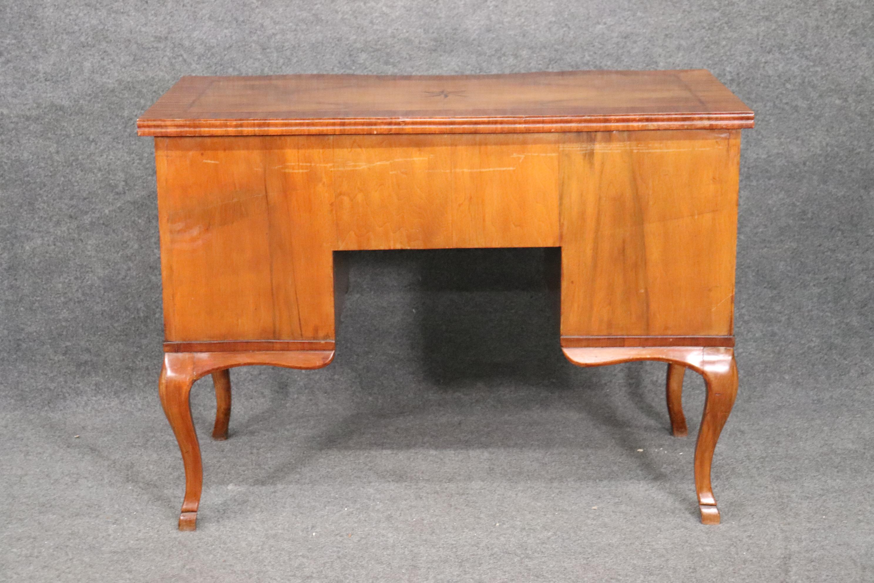 European Gorgeous Inlaid Continental Louis XV Style Walnut Writing Desk circa 1920s For Sale