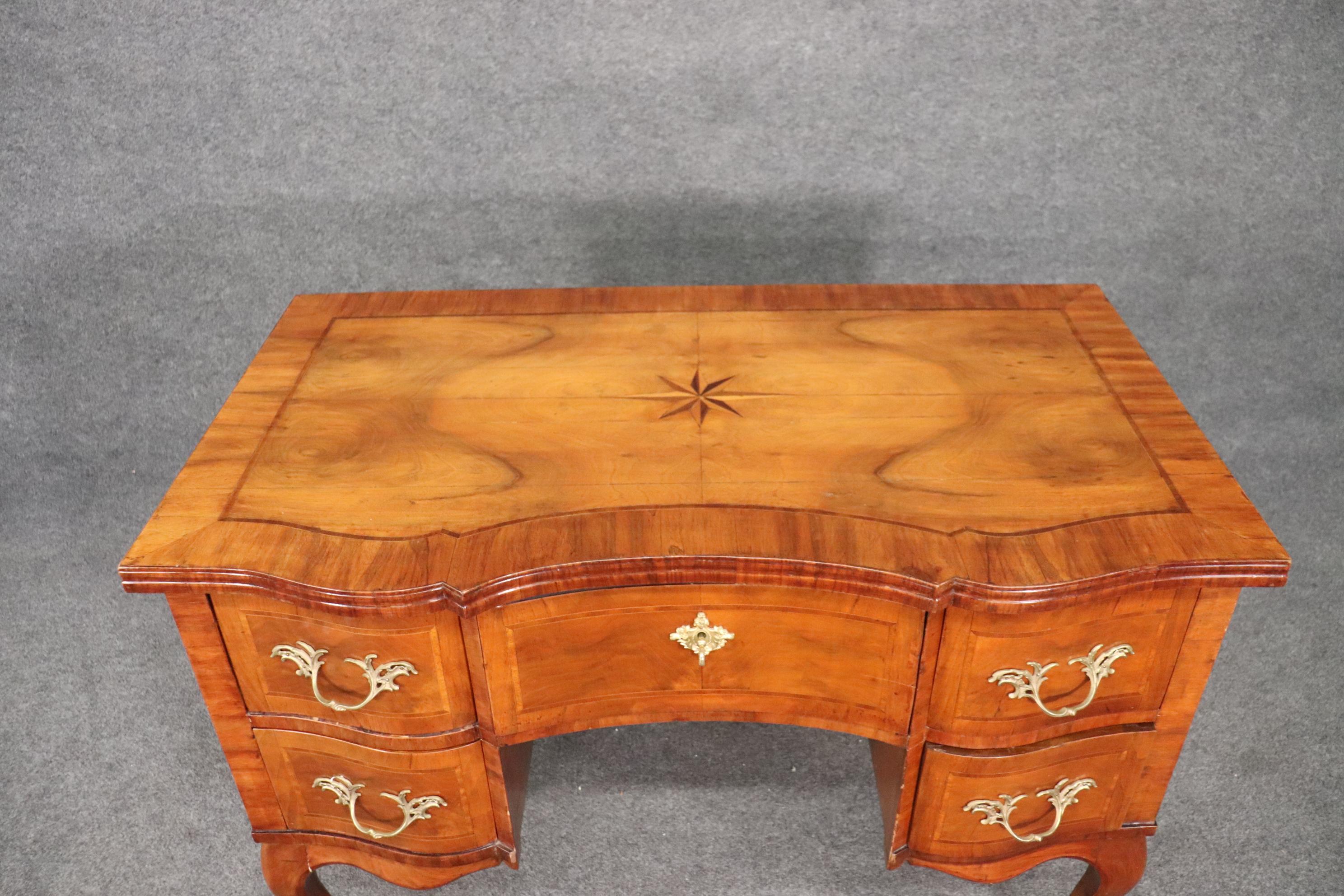 Gorgeous Inlaid Continental Louis XV Style Walnut Writing Desk circa 1920s For Sale 2