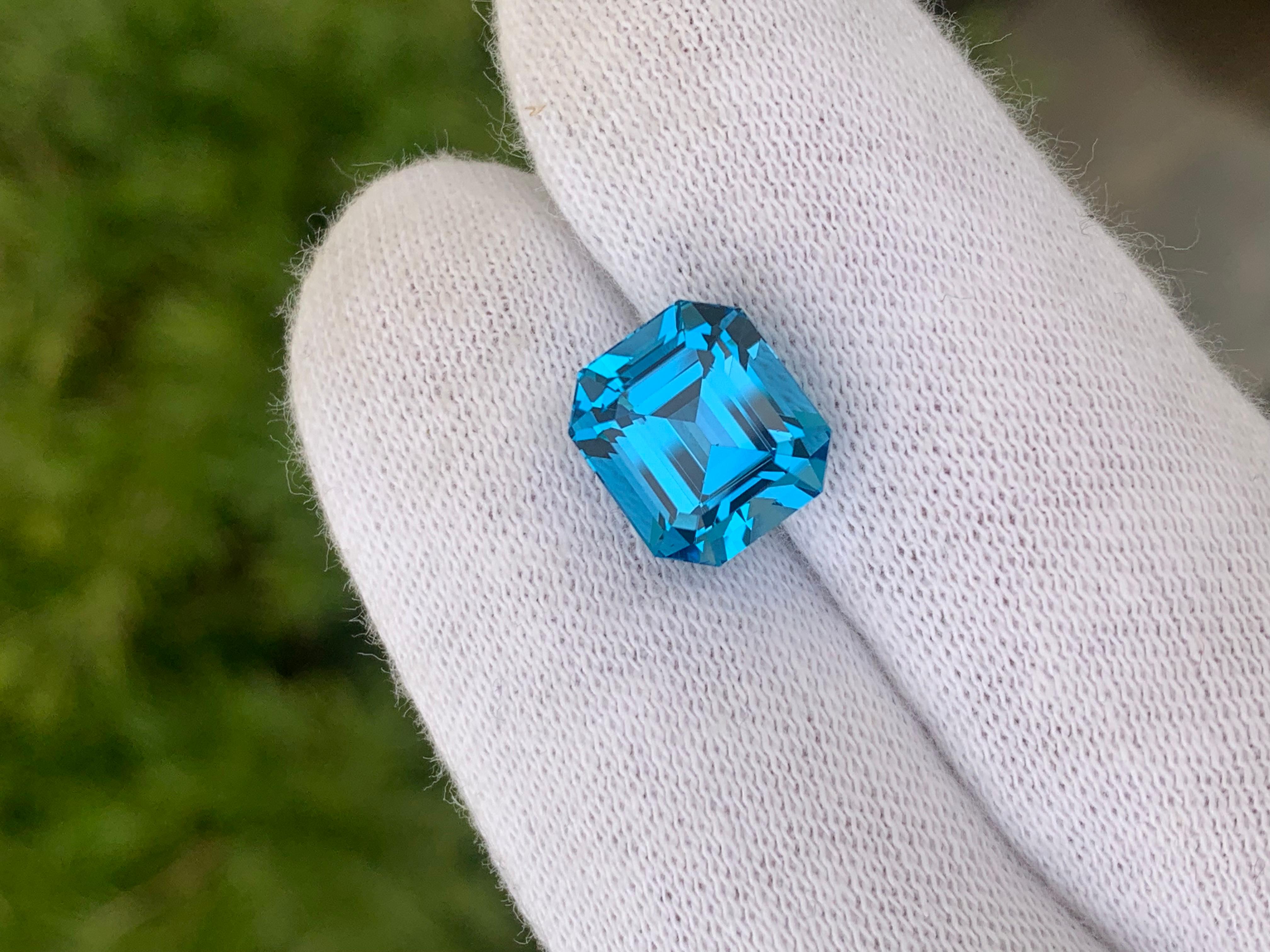 Gorgeous Intense Blue Loose Electric Blue Topaz from Brazil 9.10 Carat In New Condition In Peshawar, PK